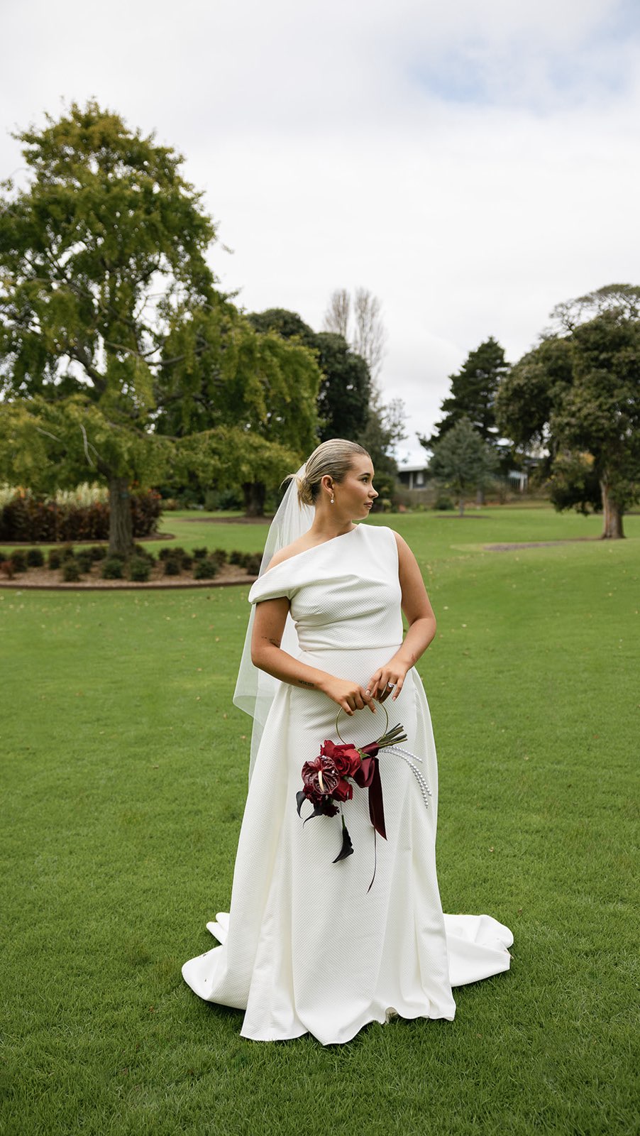 Autumn Jewels
A collaboration of beautiful women creating stunning work all for weddings 🤍
Giving each vendor a moment. @fermanaghflorals created all the beautiful flower arrangements on the day!
Stylist @foreverandadaystyling @s.w.signs
Florals @fermanaghflorals
Photography @sarahmcmasterphotography.
Content creator @aligned_bts
Venue @southwest_celebrations
Dresses @brittneypaigecouture
Cakes @sunday_sprinkles
Makeup @briannamaycollective
Hair @taylorleigh.hair
Jeweller’s @sacksjewellers
Models @roriepearl & Cooper