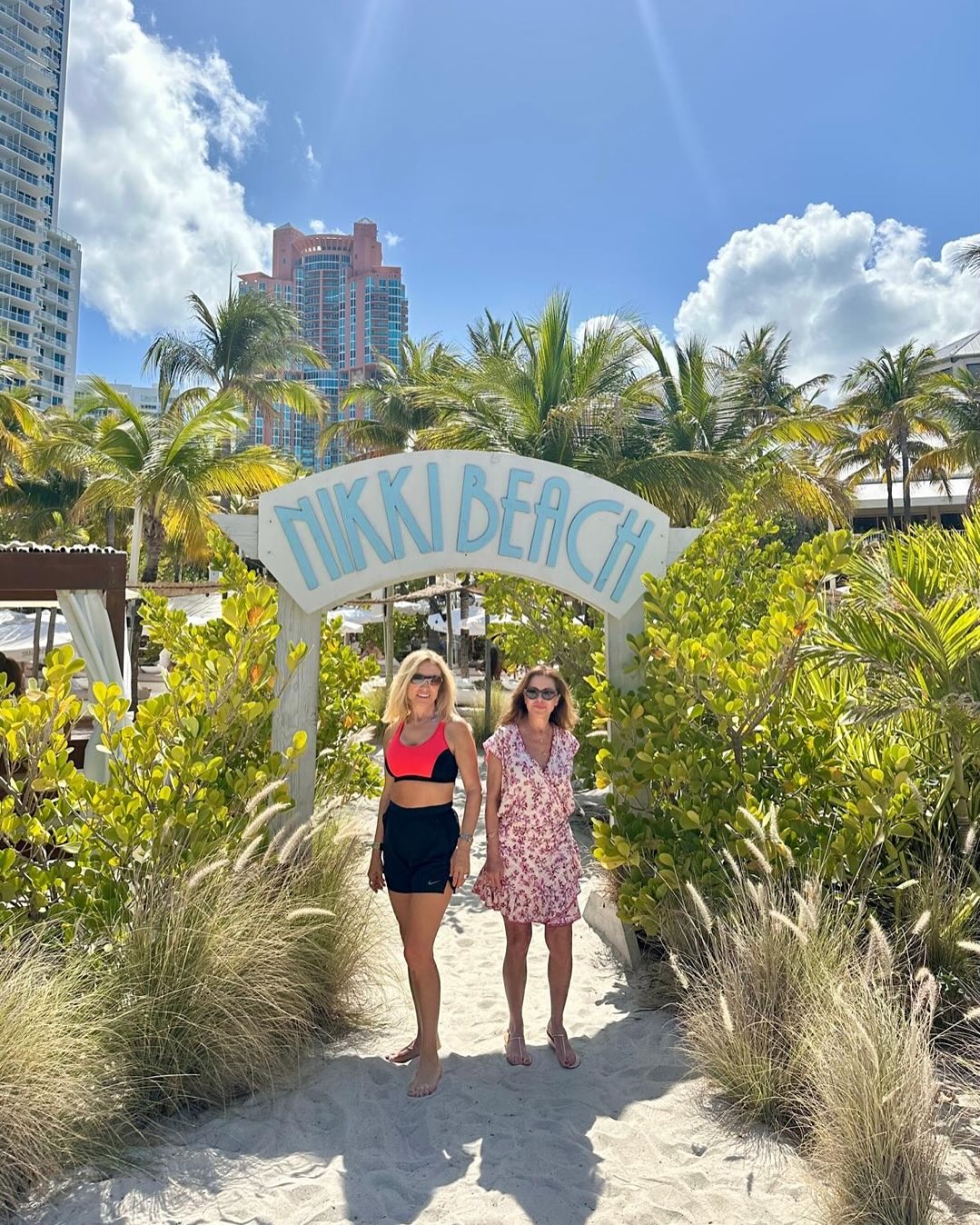 Happy Sunday 🙏🤗🌞
#aylinlivaneli #miamivibes #sundayvibes