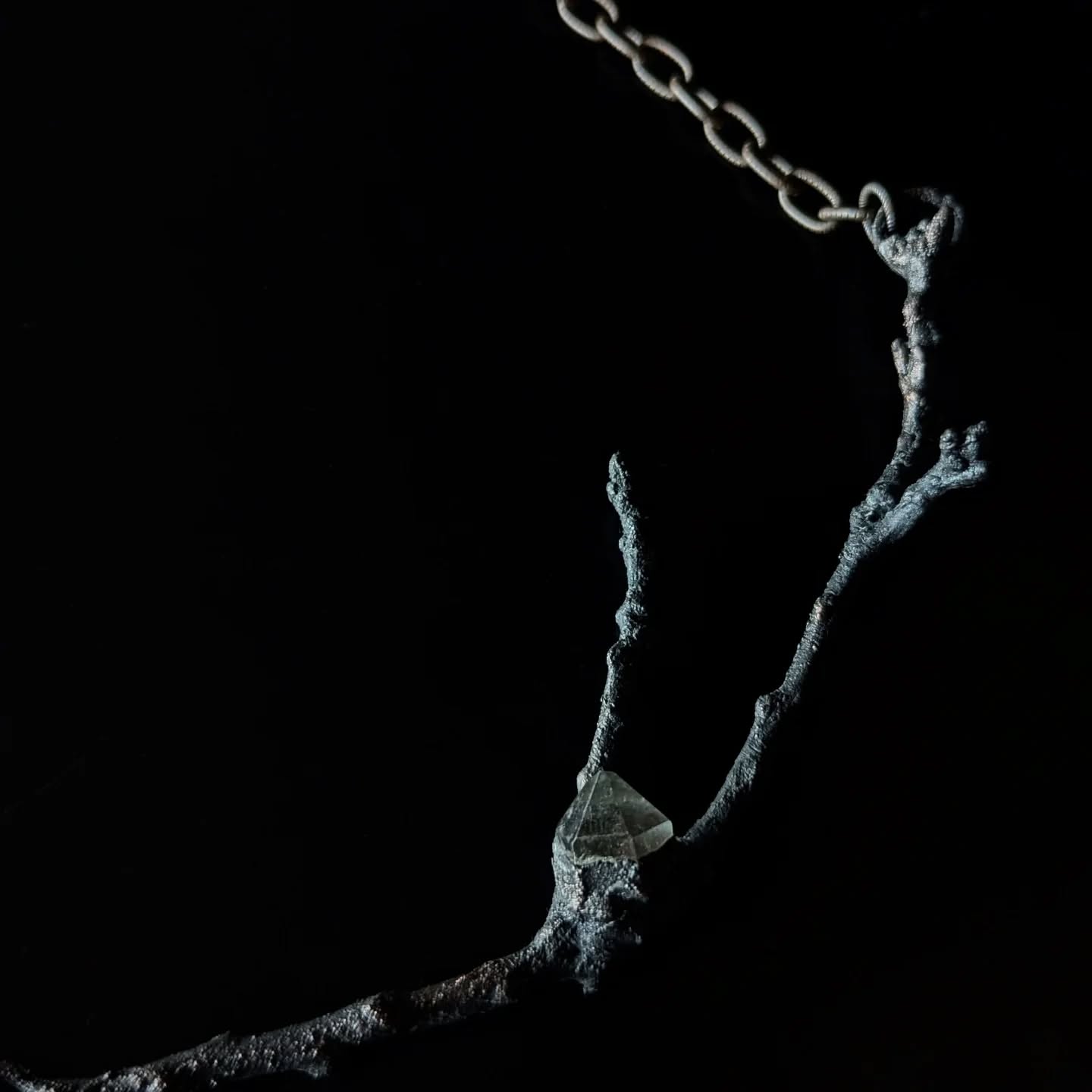 crystalline oak bud
winter has the courage to turn into spring
a few new black spring offerings @darkforcefest
#spring #blackspring #ritualadornment #pagan #worshipinthewoods #praytothewilds #myallegiancetonatureistotal #darkfolk #cottagecore #forestgoth #darkforcefest #alchemy