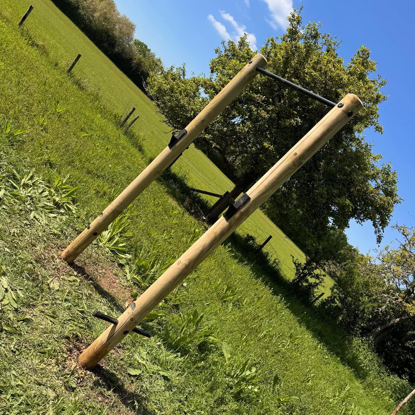 Install number 2! Pull up bar with squat brackets in sunny Kent 🌞 #pullups #gardengym #outdoortraining