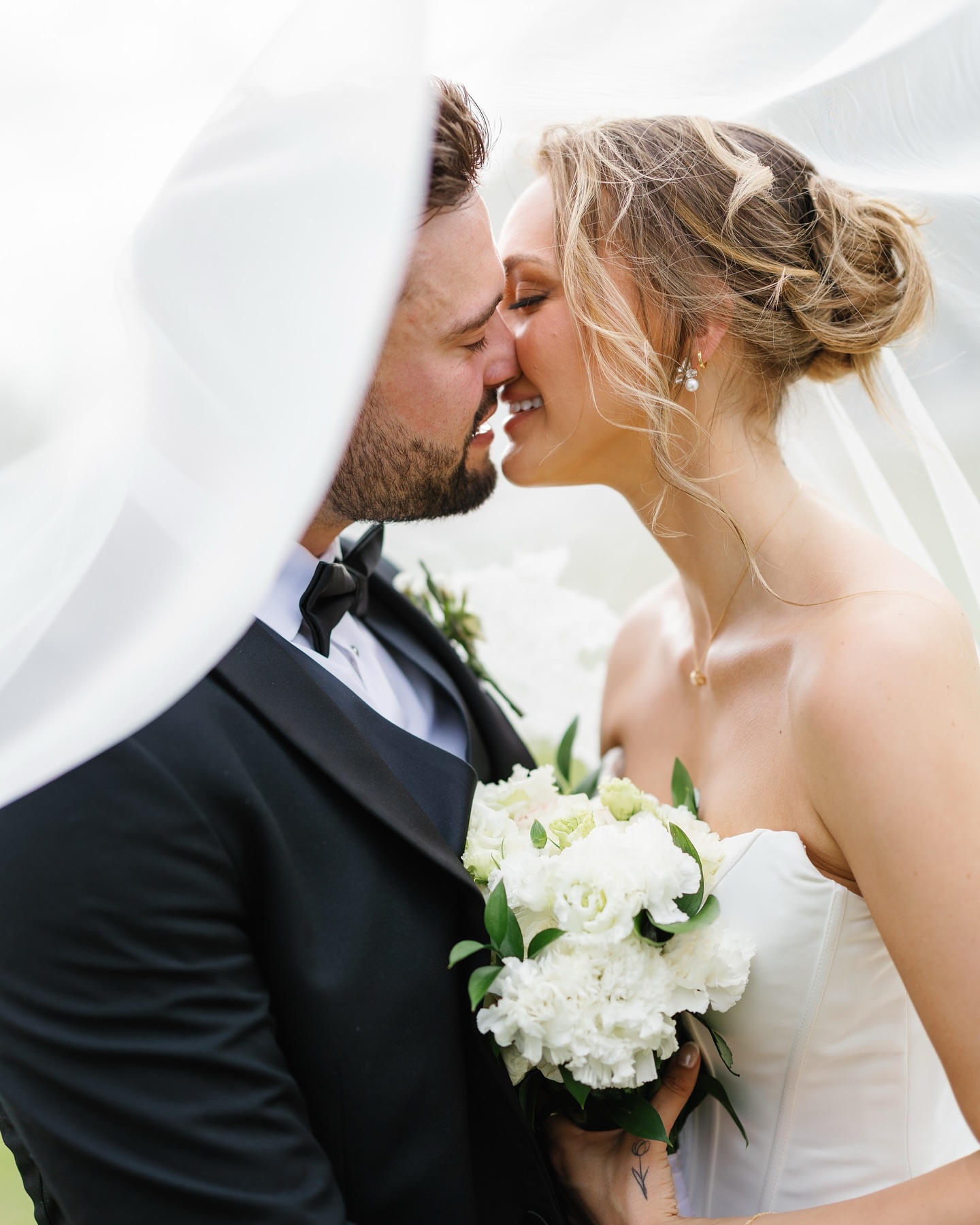 My heart is SO full after such a beautiful weekend celebrating these two sweet souls! So many happy tears were shed, and I think that’s because it’s easy to celebrate love between two people who truly cherish one another. It really is a special thing being in a career where I get to hear vows exchanged so frequently, and on this day it was no exception! Such a heartfelt and joy filled celebration.
Congratulations to Mr. & Mrs. Jarvis!! 💛
Planner @cardinaleventscarolinas
Hair & Makeup @kaitlynelizabethstyling
Cake @thecupcakeshopperaleigh
Catering @undertheoakcatering
Videography @hfilmshawaii
Photography @emilyfryphoto
DJ @djonestheone
Florals @flowermoxie @bloom.everlasting.nc @sbblooms
Rentals & Decor @curatedeventsraleigh
Venue @carolinamanorhouse