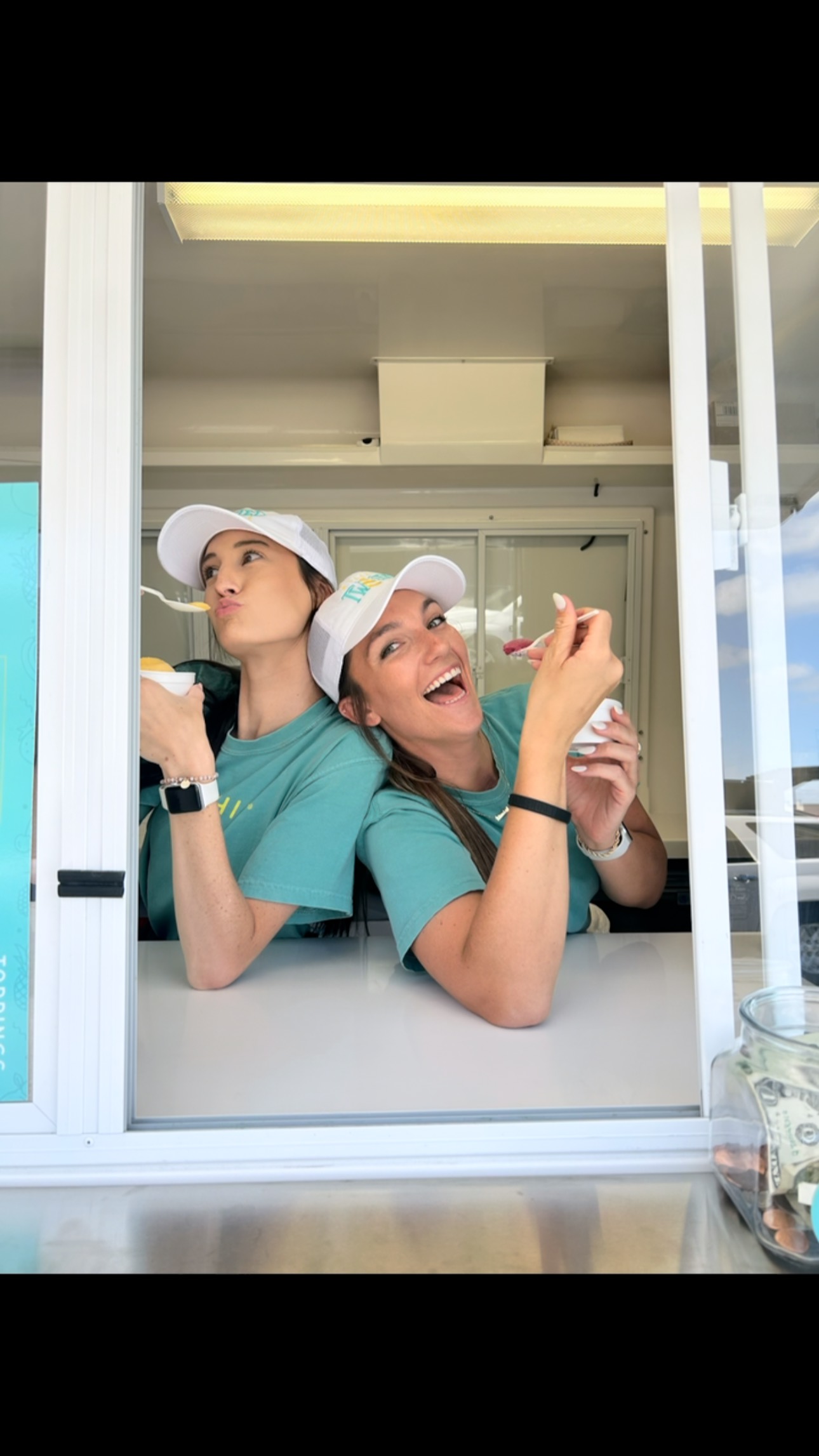 What a debut!!! Thank you everyone who came out!!! We loved serving you ✨💕🍧
#alliestwistedice