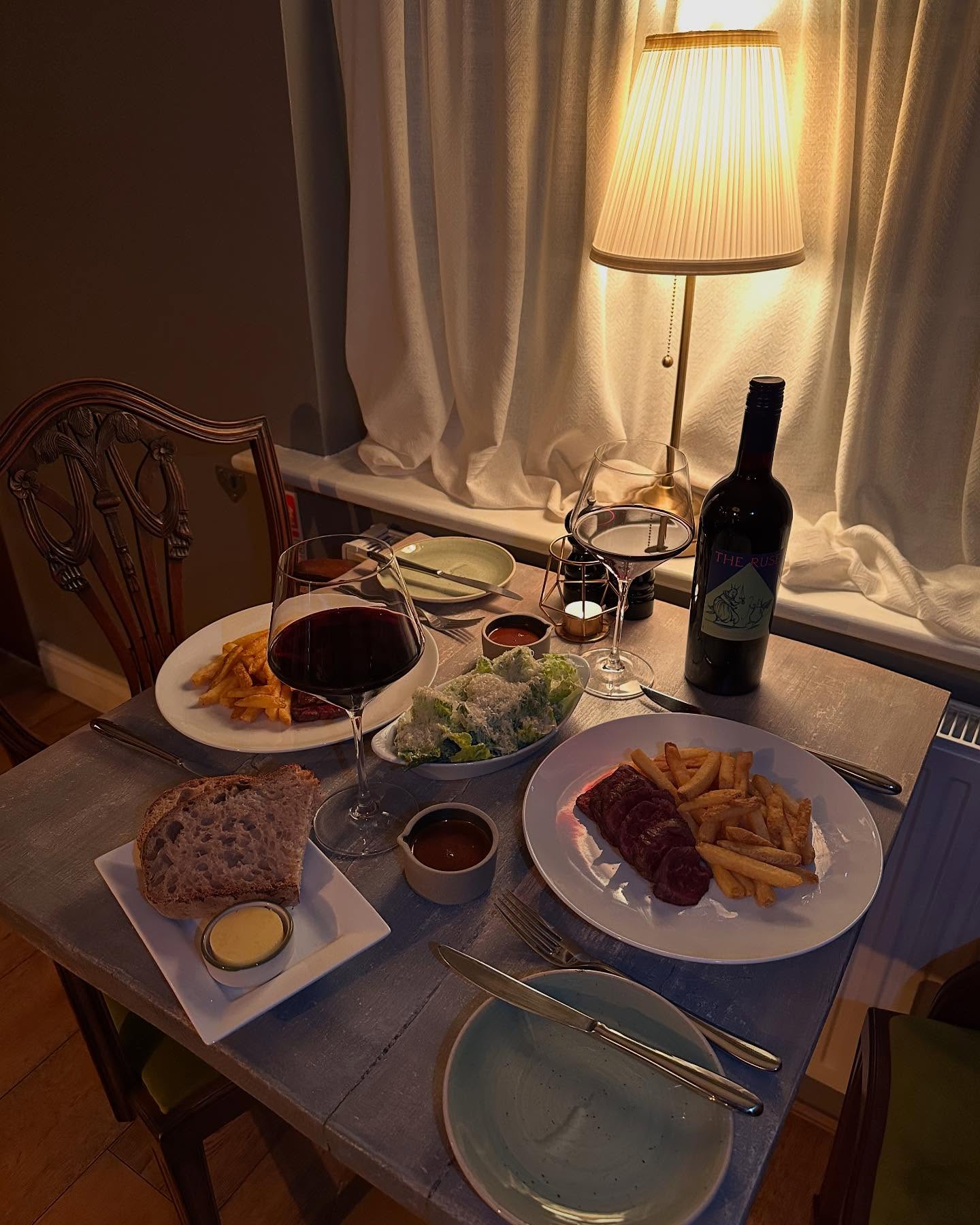 NEW menu du jour - available every Wednesday & Thursday
Swipe to see the full menu 🍷
#thepearandolive #restaurant #hildersham #village #cambridge #newmenu #steakfrites #menudujour #wine #thornewines #midweek #humpdayhappiness #visitsouthcambs #southcambs #smallbusiness