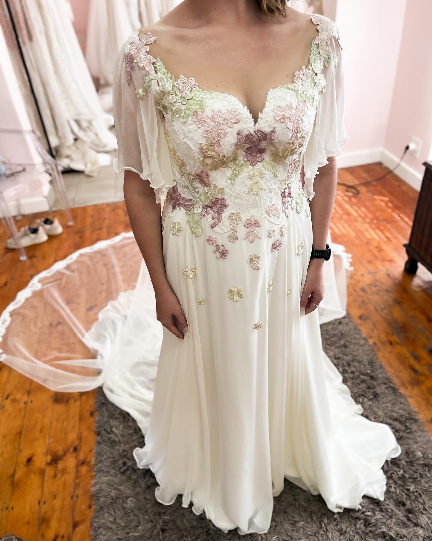 This hand-dyed bespoke creation, was especially brought to life, for our overseas-based bride @cath_tatham who tied the knot this past weekend, right here in the heart of the KZN Midlands 🌸🍃
Her stunning gown was made with 100% pure silk chiffon & especially imported laces, which were then hand-dyed to her chosen color palette.
We loved every moment of creating this gown and we are so thankful for all our out-of-town bespoke brides, who trust us with their vision and who trust the process.
Having a gown made from thousands of kilometers away, with few to no fittings, may sound daunting…. But we promise you, we’ve done it so many times, that although you may feel a bit reserved at the decision of letting go so much control in the making process, we can happily set your mind at ease!
Hanrie will tailor each experience to the bride’s unique set of requirements. From Zoom meetings, to group WA video calls! Photo and video updates with progress & laying out dates in advance.
We will try our best to create an experience that will feel reassuring and easy.
#internationalbride #bridaldesign #weddingdesign #weddingdressinspo #weddingdress #coloredweddingdress #laceweddingdress #bohemianweddingdress #bohobride #vintagebride #customdesigner