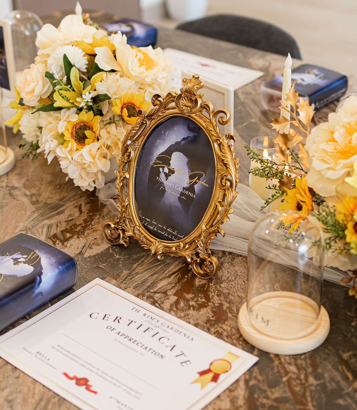 Pertemuan terasa lebih hangat di meja yang indah ya..
yuk , rayakan lebih dari sekedar pertemuan — rayakan perasaan 🥰
DM kami untuk konsultasi desain pribadi ✨
#TheKimsGardenia #RomanticTableDecor #LoveInDetails #DekorasiRomantis #intimatemoments #decormedan #decormedan