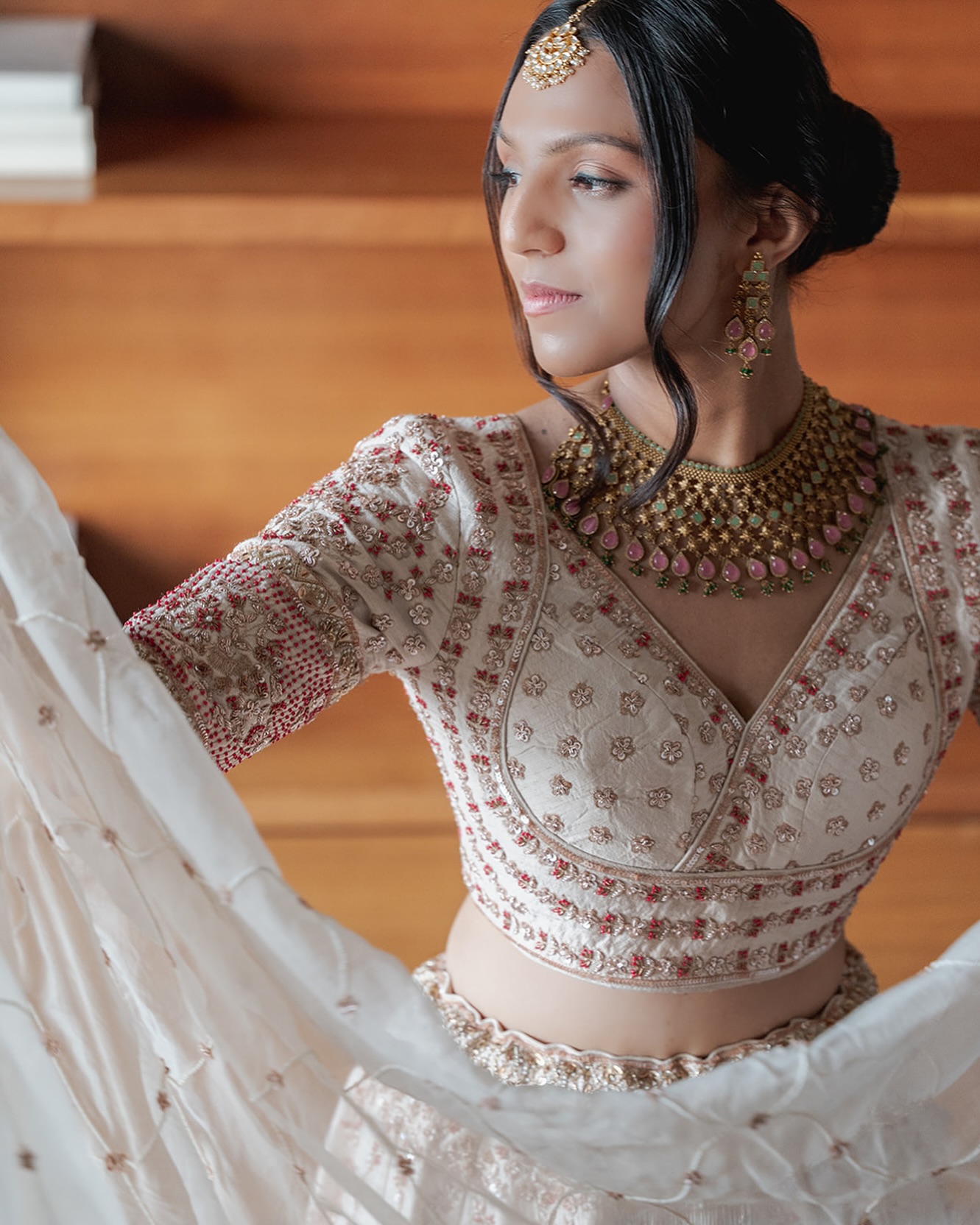 Effortless in every way 💕
Photography & Cinematography: @sollisstudio
Planner: @rbeventdesign
DJ: @djsuhel
MUA: @flawlessbeautybypauline
Venue: @hyattregencyjc
Design: @elegant.affairs
Dancefloor: @gotoshout
Henna: @mehndikalogie
__________________
.
.
.
.
#wedding #weddingseason #bride2024 #bride2025 #engagementsession #luxuryweddingphotographer #wedluxe #graceormonde #destinationweddingphotographer #floridaweddingphotographer #miamiweddingphotographer #bridetobe #bridalinspo #editorialwedding #editorialweddingphotographer #feel_wedvibes #weddinginspiration #lavishdulhan #maharaniweddings #southasianbride #southasianbridemagazine #indianwedding #explorepage