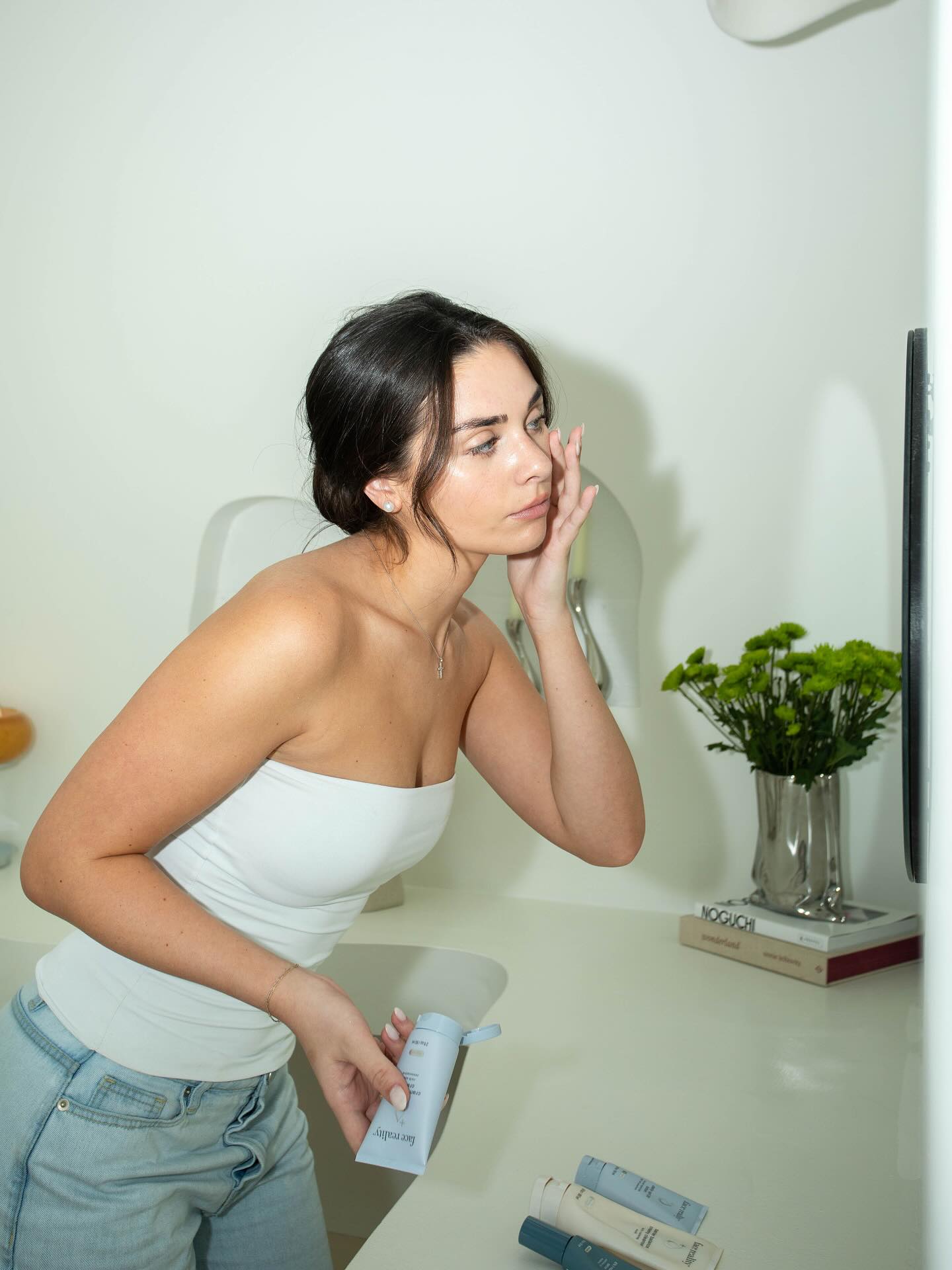 That carefully curated, Professional grade skincare routine that makes you AND your skin glow 🪩
#Christianbusiness #Christianskincare #browardskincare #browardesthetician #browardfacials #browardentrepreneurs #facereality #facerealitybroward #browardacne #browardacneclinic #browardacneexpert