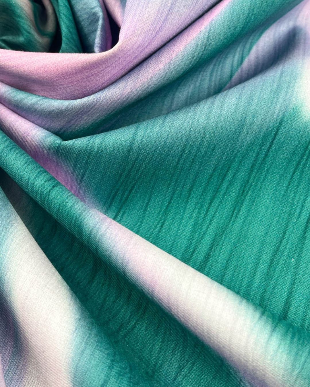 ✨ Neu im Atelier: Zwei Schnittmuster und die passenden Stoffe von Atelier Jupe! ✂️💫
Ob du Lust auf etwas Neues im Kleiderschrank hast oder schon länger nach einem passenden Projekt suchst – diese beiden Modelle eignen sich super für dein Frühlings- oder Sommerumsetzung!
🌿 Modell 1: Lori Blouse Dress!
🌸 Modell 2: Robyn Wrap Dress!
Natürlich findest du auch die originalen Stoffe von Atelier Jupe in den Regalen – abgestimmt auf die Schnitte, hochwertig und mit wunderschönem Design!
Außerdem findest du im Atelier auch passende Stoffalternativen, die sich ebenfalls super für die neuen Schnitte eignen – von luftig-leicht bis hin zu edel und klassischem, leichten Jeansstoff (mein Favorit mit den kleinen Punkten).
👉 Schau vorbei, lass dich inspirieren und finde dein nächstes Nähprojekt! Di-Fr: 12:00 - 18.30 Uhr / Sa: 10:00 - 16.30 Uhr Ich freu mich auf deinen Besuch ✨
********
✨ New in the studio: Two sewing patterns and matching fabrics from Atelier Jupe! ✂️💫
Whether you're looking for something new in your wardrobe or have been looking for a suitable project for a while – these two models are perfect for your spring or summer project!
🌿 Model 1: Lori Blouse Dress!
🌸 Model 2: Robyn Wrap Dress!
Of course, you'll also find the original Atelier Jupe fabrics on the shelves – coordinated with the patterns, high-quality, and with a beautiful design!
You'll also find matching fabric alternatives in the studio that are also perfect for the new patterns – from airy and light to elegant and classic, or lightweight denim (my favorite with the little dots).
👉 Stop by, get inspired, and find your next sewing project! Tue-Fri: 12:00 - 18:30 / Sat: 10:00 - 16:30 I look forward to your visit ✨
********
#miasatelier #mia #atelierjupe #schnittmusterliebe #nähenmachtglücklich #nähenistmeinyoga #stoffliebe #diyfashion #nähenfürmich #selbstgenäht #handmadewardrobe #nähenistliebe #nähenisttoll #nähenfürdamen #nähenfürfrauen #slowfashion #meingemachteskleidungsstück #nähenverbindet #nähcommunity #nähinspiration #sewingproject #sewingpattern #memadeeveryday #fabriclover