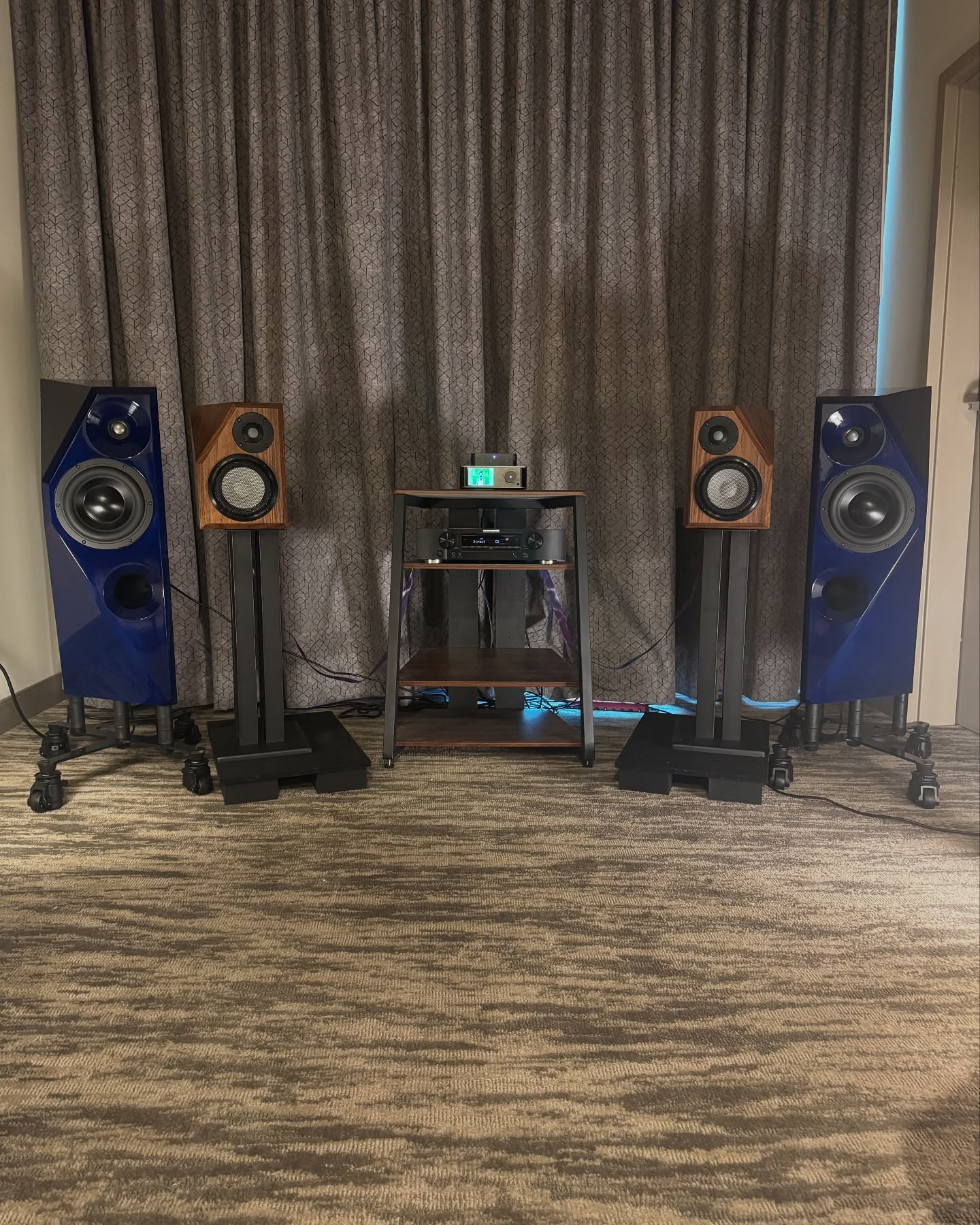 Listening chair is open @lonestaraudiofest