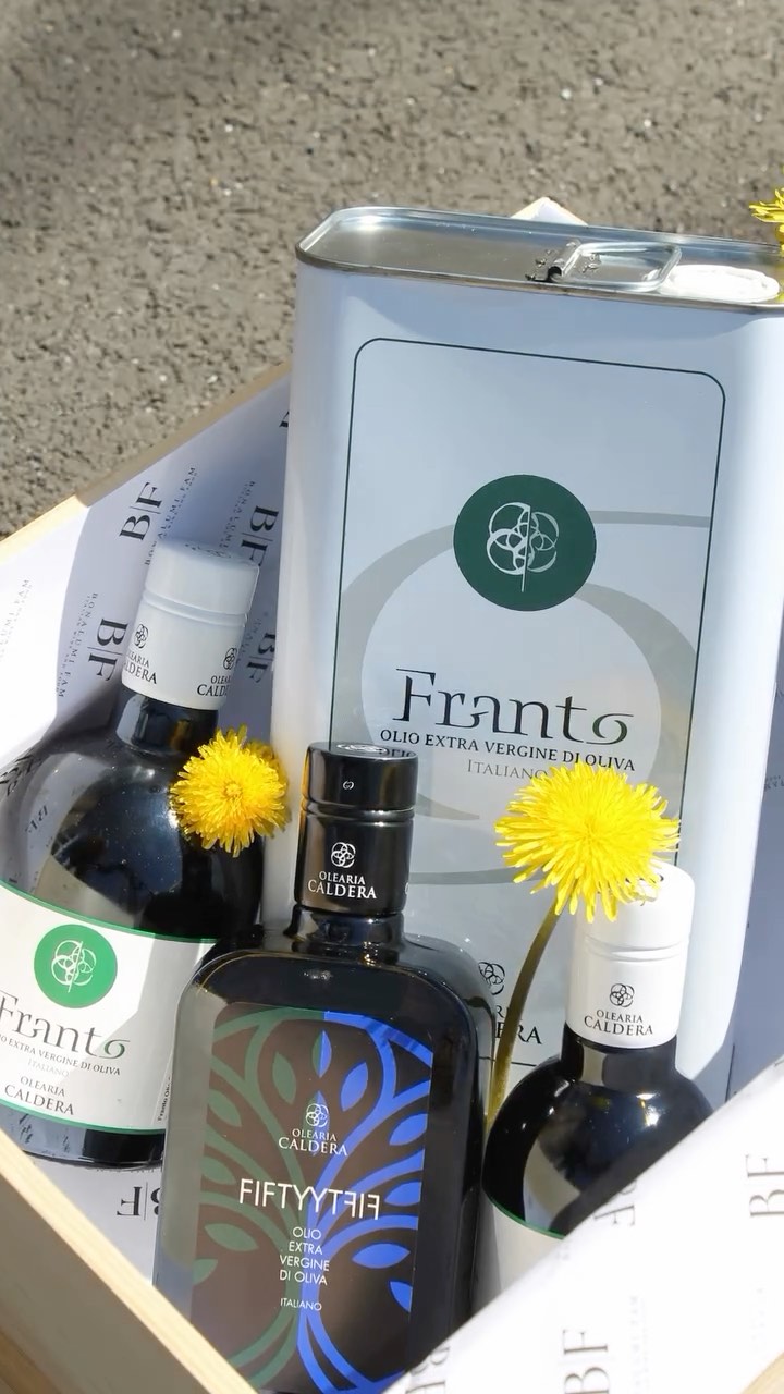 Våren är här! Vi firar med 10% off på allt från Olearia Caldera! 100%-ig extra virgin olivolja från Manerba del Garda. 🫒 #bonalumifam #olivolja #helsingborg