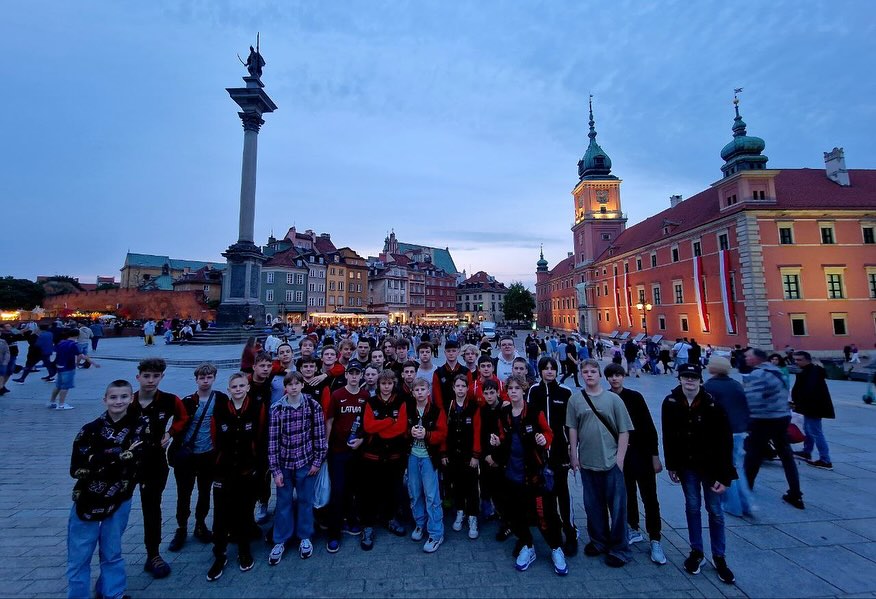 Rīgas Haizivis 2012+ komanda turpina starptautisko pieredzi – šoreiz Varšavā!🤽♂️🤽♀️