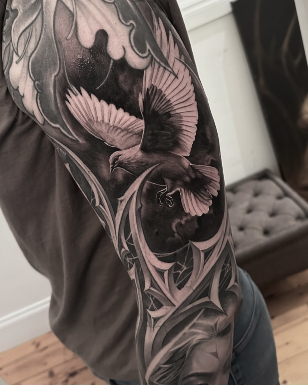 ⚜️ @tat2beny ⚜️
-
For Bookings & Enquiries
📧 oculustattoo@gmail.com
☎️ (03) 9486 8679
⚜️ 776 High St. Thornbury ⚜️
🚪 Open 7 days for Walk-ins
-
#OculusTattoo #OculusManor #561HighStreet #Northcote #Thornbury #MelbourneTattooist #Melbourne #CheyenneTattooEquipment #CPTA #CheyenneAlliance #CheyenneSafetyCartridges #CheyenneFamily #Artist #ArtistsOnInstagram #Tattoo #Art #TattooArtist #TattooArtists #MelbourneTattooArtist #MelbourneTattooArtists #Australia #Ink #InkArt #Trending #TattooArt
-
@oculustattoo
@cheyenne_tattooequipment
@electrumsupply
@drpickles_
@eclipse.tattooink
@quantumtattooinks
@emalla.grece