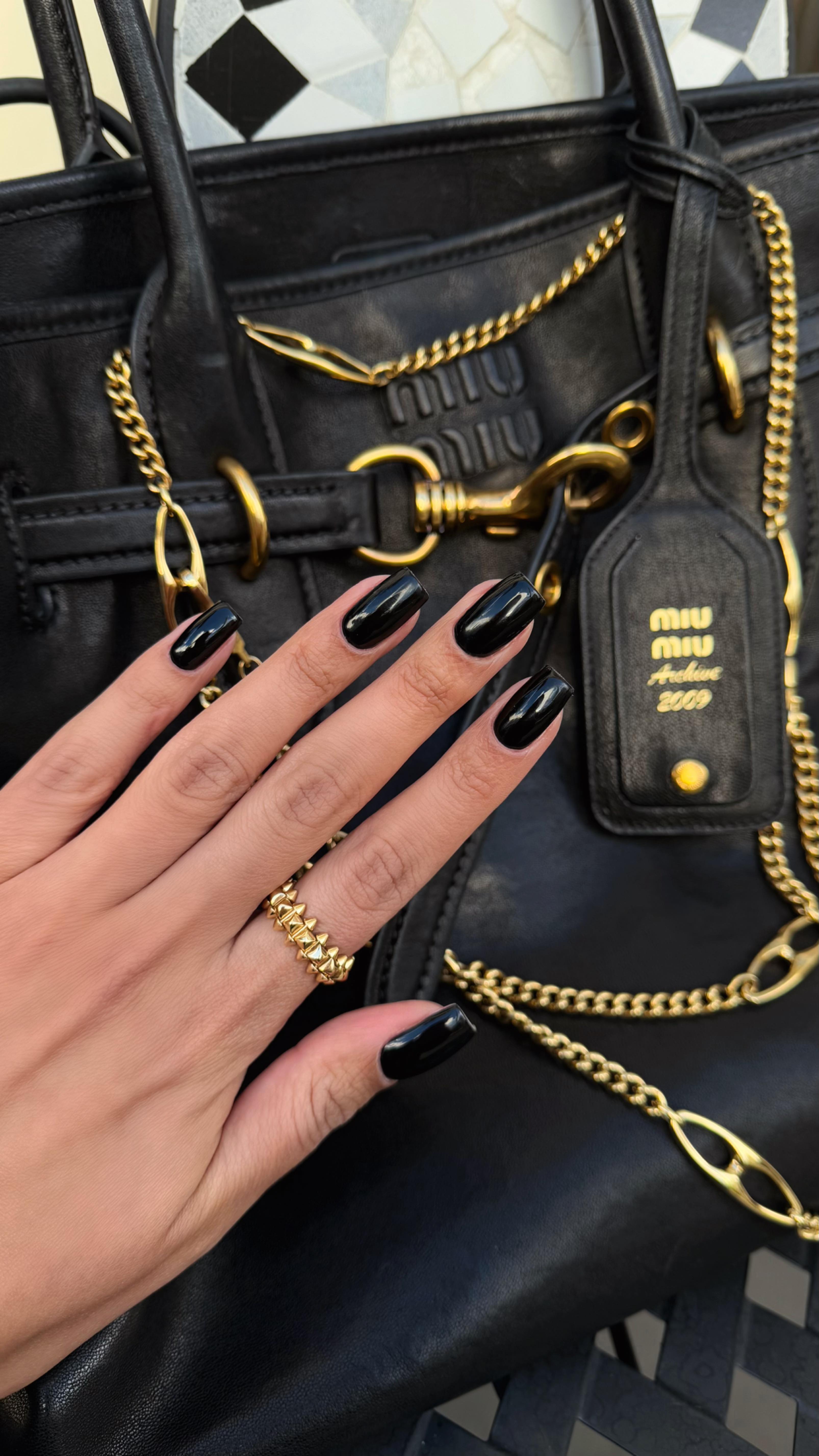 How are you feeling today? Like a ballerina cappuccino or an espressona signora? 🤔🤍
Light and graceful, or bold and powerful — you choose.