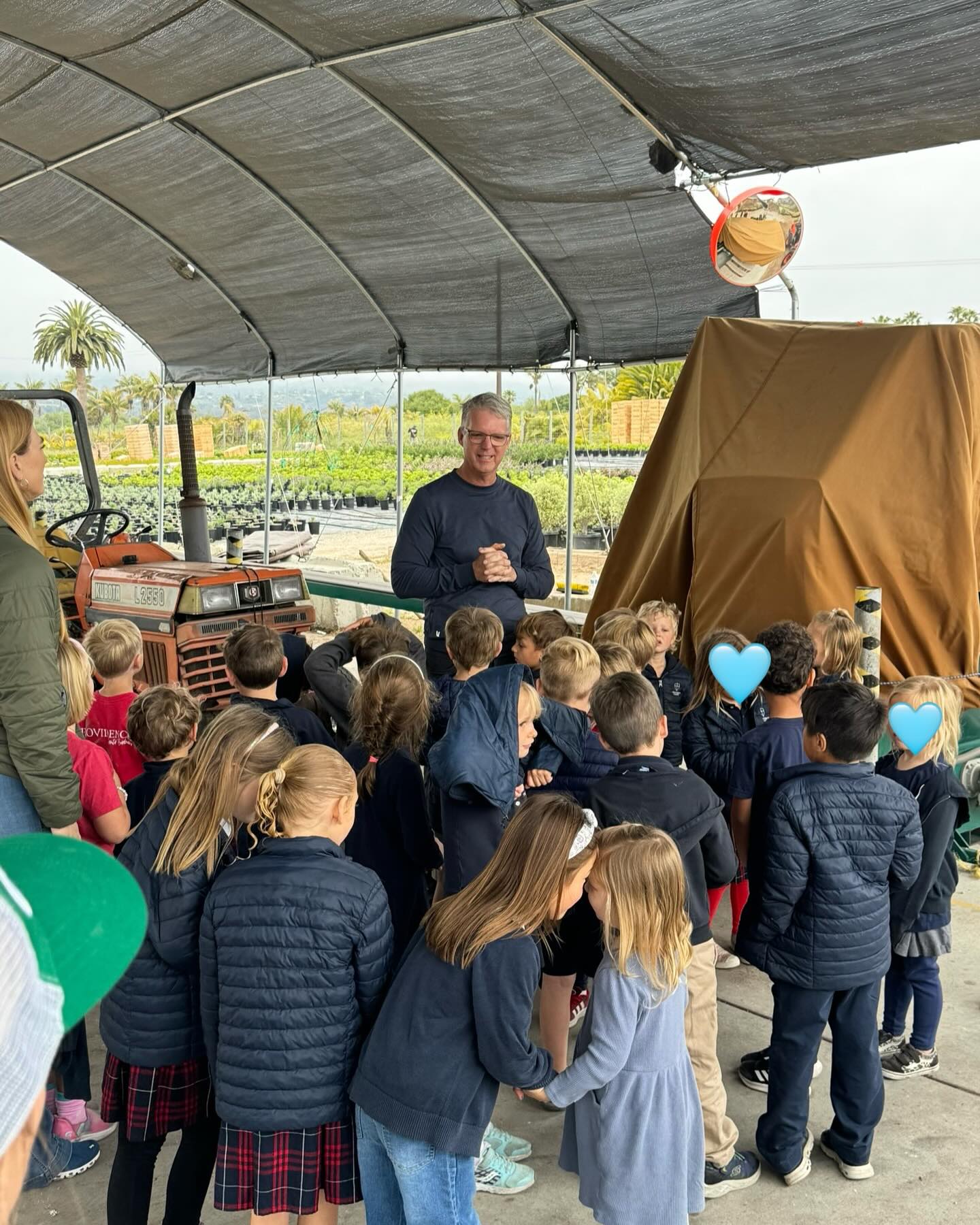 Our Santa Barbara yard had some very special visitors last week! ‘Papa Doug’ welcomed his grandson’s kindergarten class for a nursery tour and hands-on planting lesson. Each child got to pot their own plant and take a little piece of the nursery home with them. 🪴