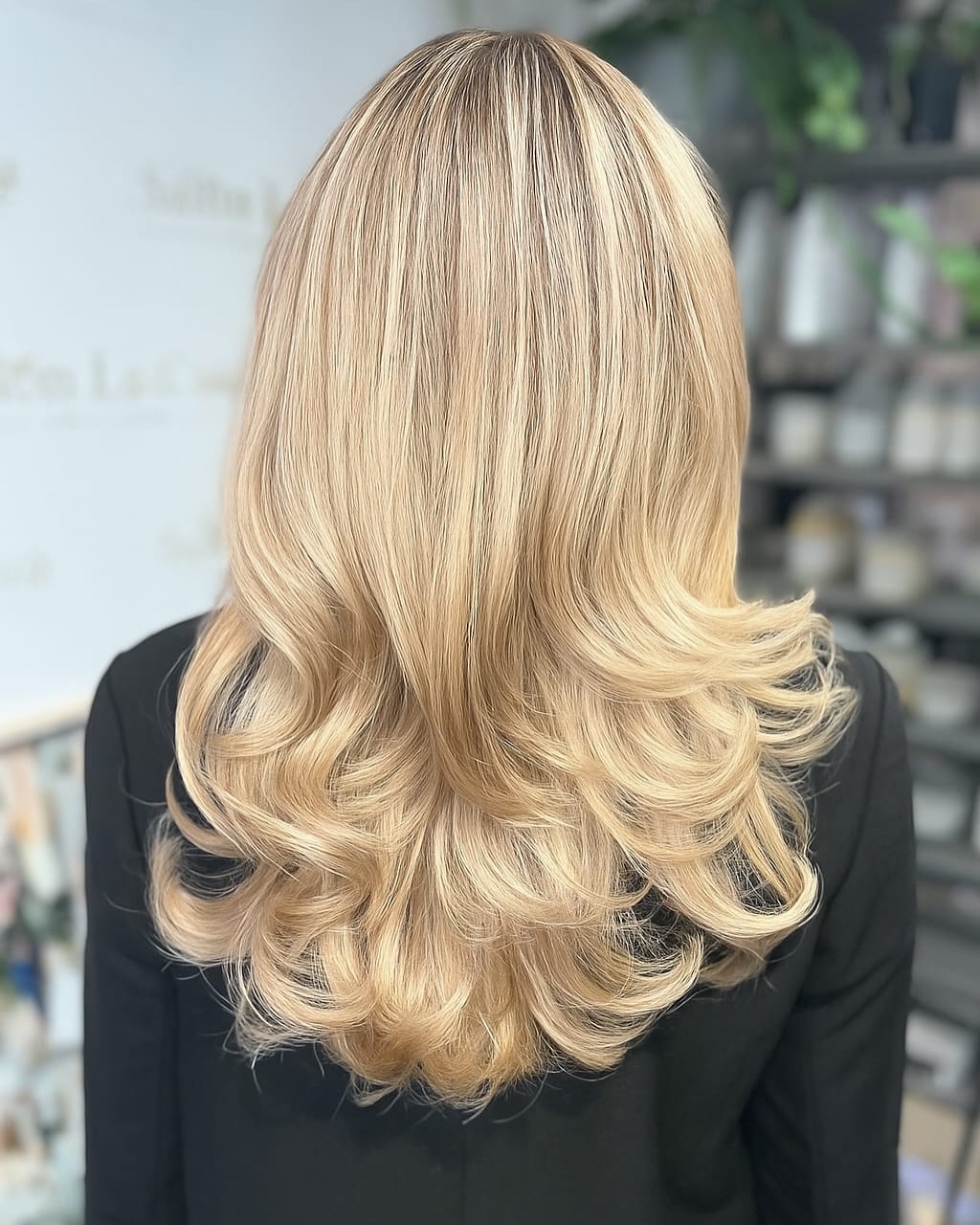 im Teamwork zum Ziel 🤍
#blonde #blondehair #balayage #newhaircut✂️