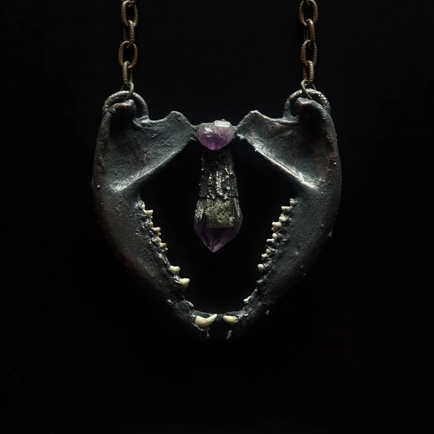 a custom amulet to honor the potent medicine of resilience offered by the oppossum
she brings the fire
letting us feel that it's burning from the inside- out
amethyst for befriending the unconscious and making it known
fractal patterns for manifestation and sensing the interconnectedness
while glowing up into the next dimension of the self
#magick #amulet #ritualadornment #glowupseason #halfwaytosummer #innerlight #shadowwork #amethyst #bonejewelry #vultureculture #pagan #inbloom #wearenature #hikethrough #worshipinthewoods #alchemyoftheheart #darkforcefest #firebringer