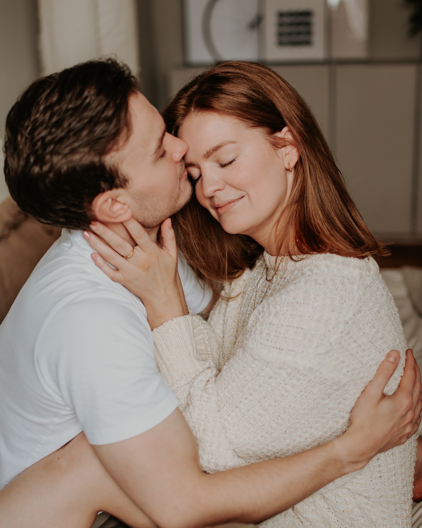 Wann habt ihr es euch das letzte Mal so richtig gemütlich zuhause gemacht? Eventuell ist ja der nächste Regentag perfekt um sich einen ganzen Tag zu Hause einzukuscheln.
Vielleicht inspirieren euch ja die Bilder von Ebba & Basti☺️
Workshop: @hilke_buttke_photography
Couple: @b.e.withus
#paarfotografie #homestory #coupleshooting #paarfotos #paarfotoshooting #couplegoals #paarfotografieschleiz #paarshootingthüringen