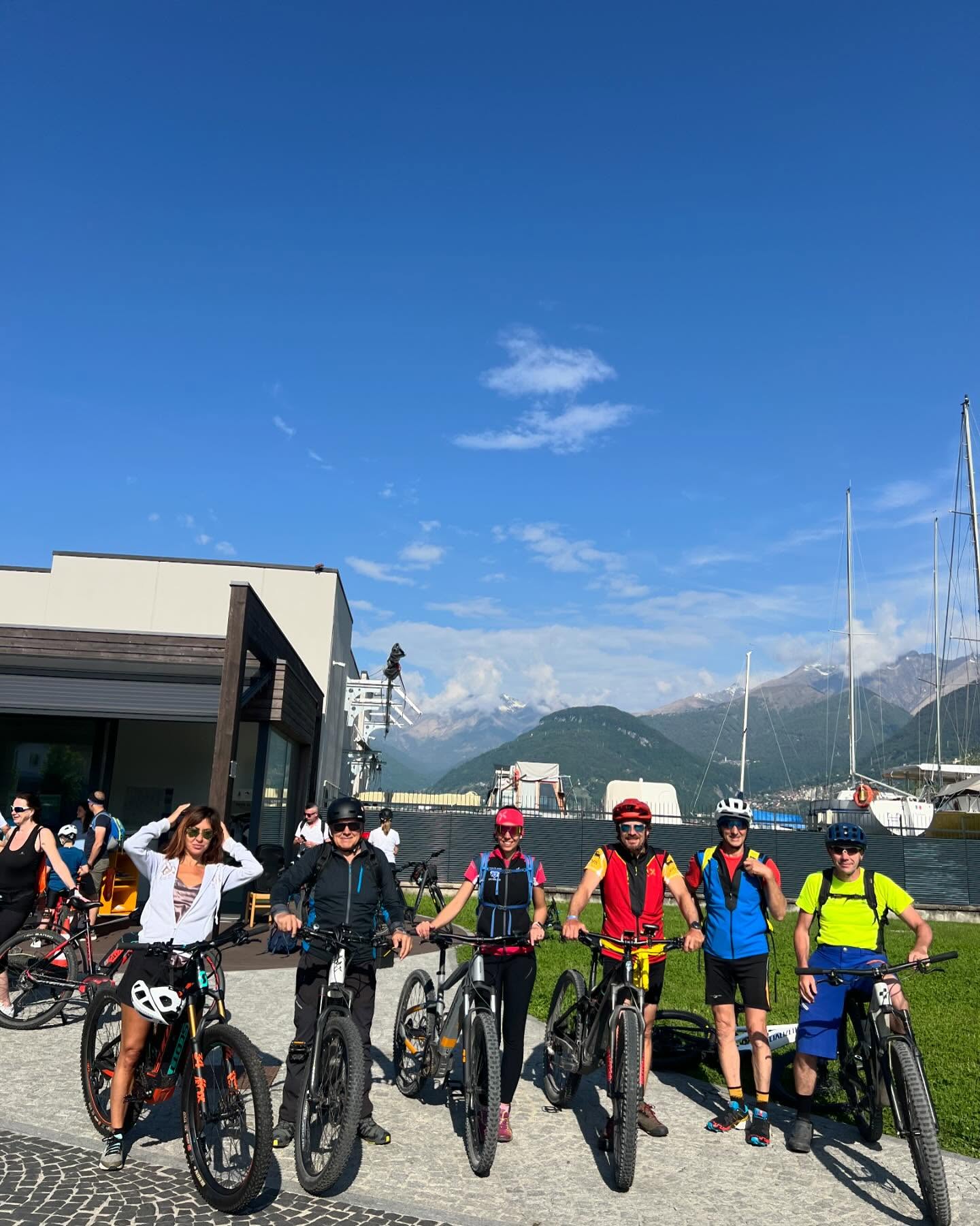 04.05.25
1’ uscita di cicloescursionismo in concomitanza con la Biciclettata di Colico @visitcolico 🚴🏽♀️🚵♂️
Colico ↔️ Stagni di Peschiera 🏞️