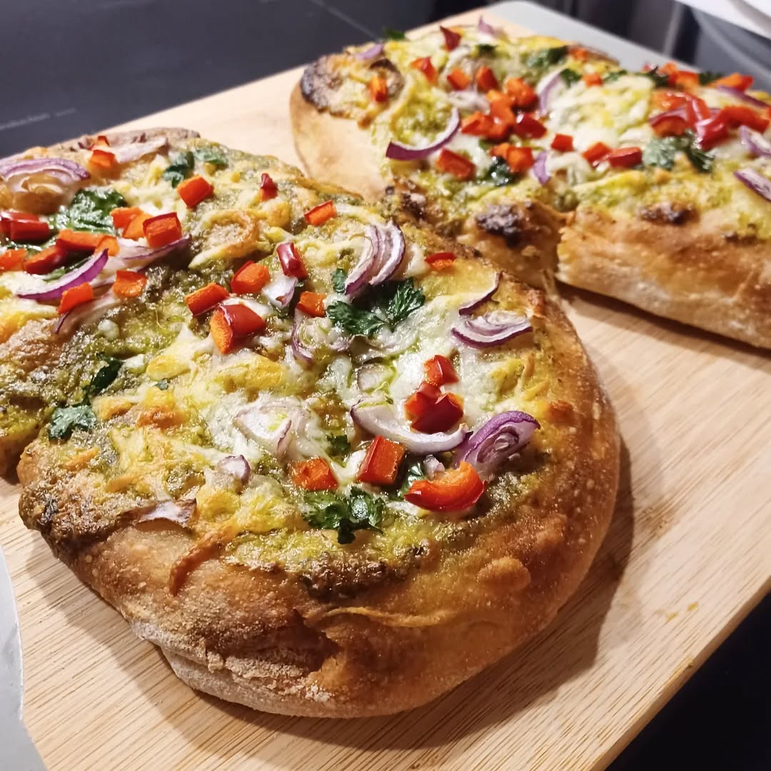 I'm not sure what really happened to this Winter season.. it seemed to fly by much quicker than usual. Thank you to all my wonderful new and repeat guests for making it another fab season filled with lots of yummy food and skiing 🥐🍪🍓🍌
#skiseason #chatel #chaletchef #portesdusoleil