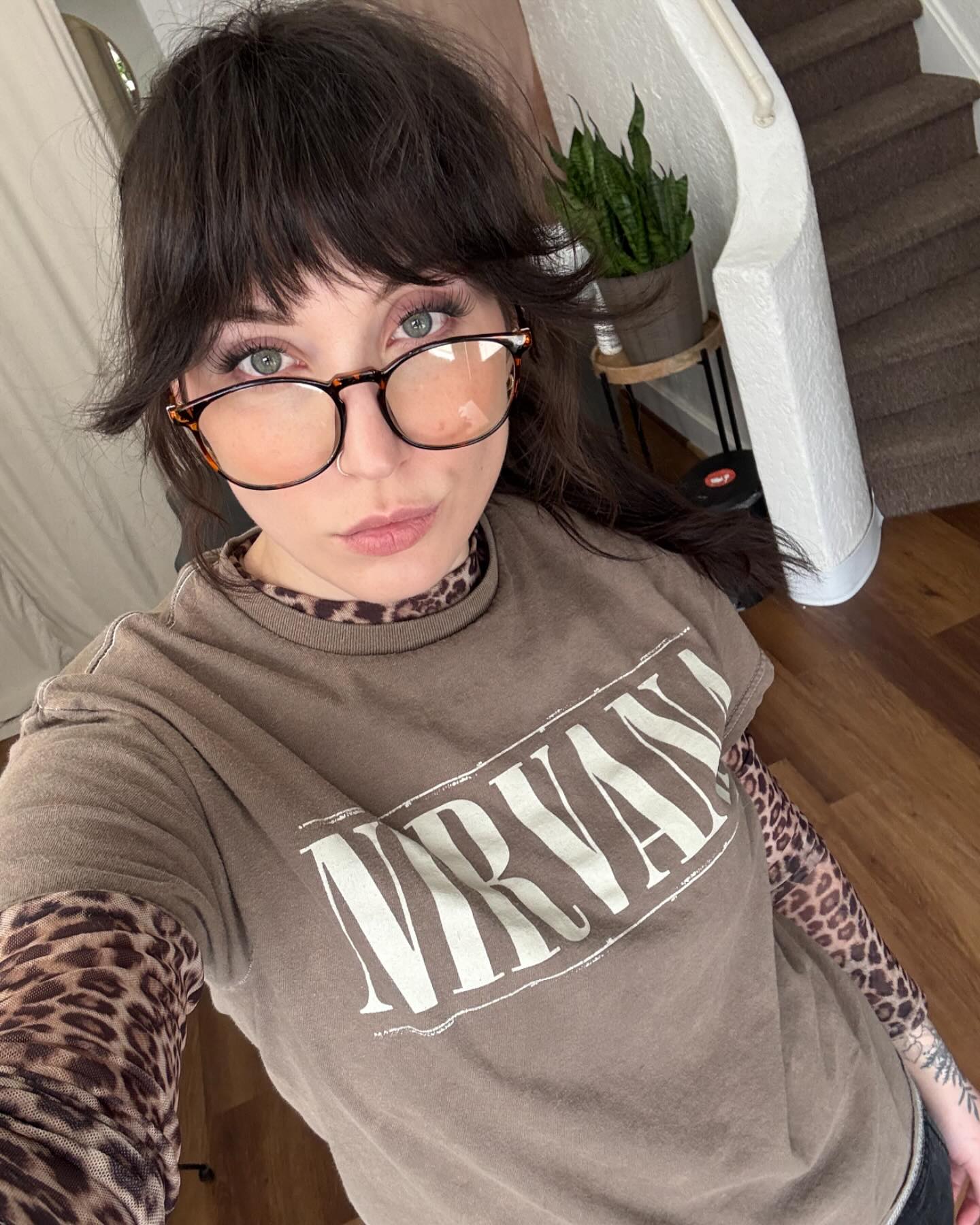 At what age do readers and blue light blockers become cool? Asking for a friend.
#salon705susanville #susanvilleca #historicuptownsusanville #greencirclesalon #sustainablesalon