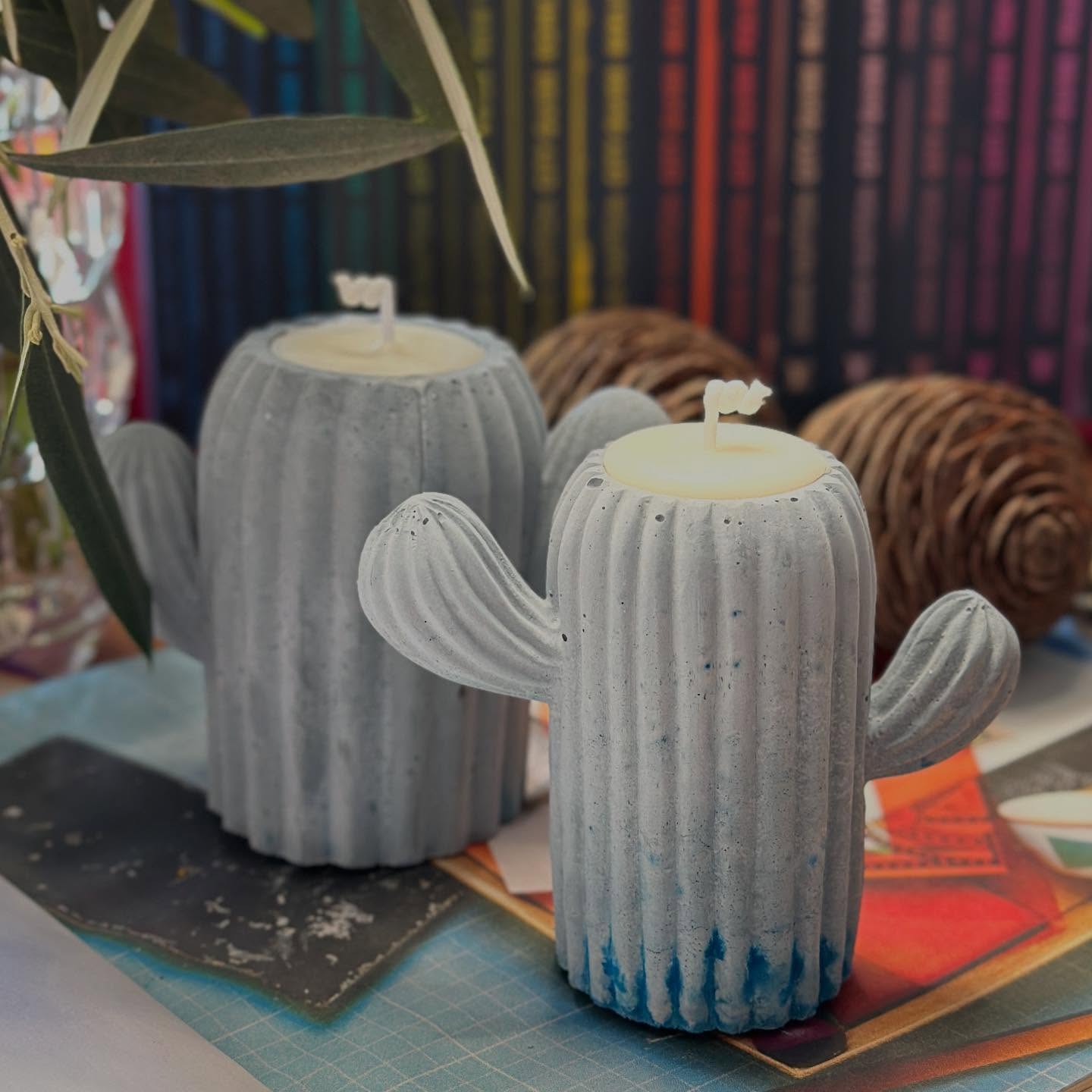 Le Cactus est de retour! En solo ou en duo pour encore plus de senteur et décoration!
#bougie #candle #handmade #paris #france #beton #unique