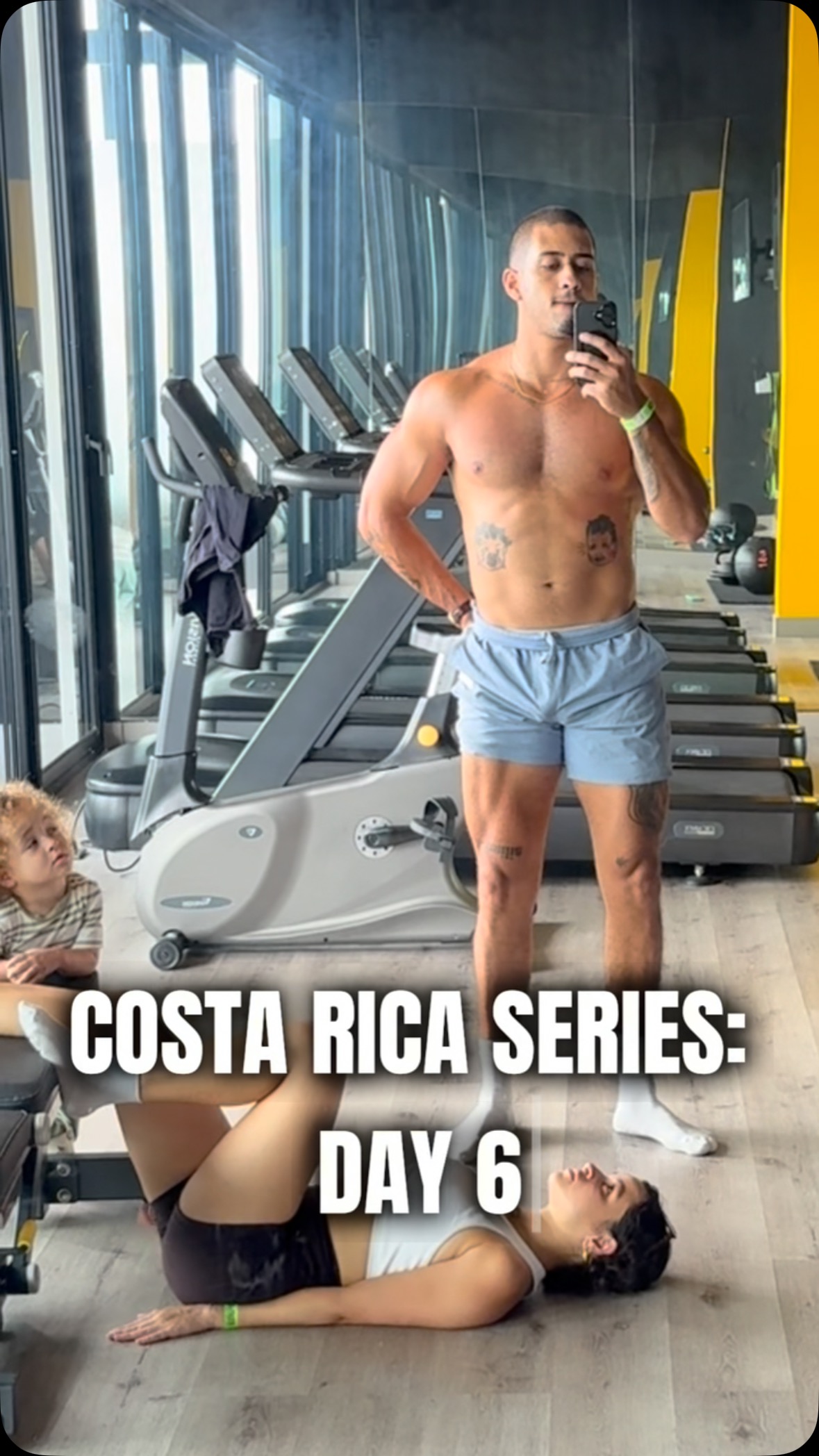 Costa Rica Series – Día 6: De vuelta al primer lugar, pero sin bajar la intensidad
Hoy regresamos al mismo lugar donde empezamos esta serie, porque el nuevo apartamento en el centro no nos hizo sentir tan cómodos.
A veces hay que ajustar el plan… pero lo que no cambia es el compromiso.
Volvimos al gym de los primeros días y le dimos con todo a una rutina de push & pull.
Constancia es adaptarse sin detenerse.
Nos queda un día más en esta serie. ¡Pendientes al gran cierre mañana!
#CostaRicaSeries #PushAndPull #BuiltDifferent