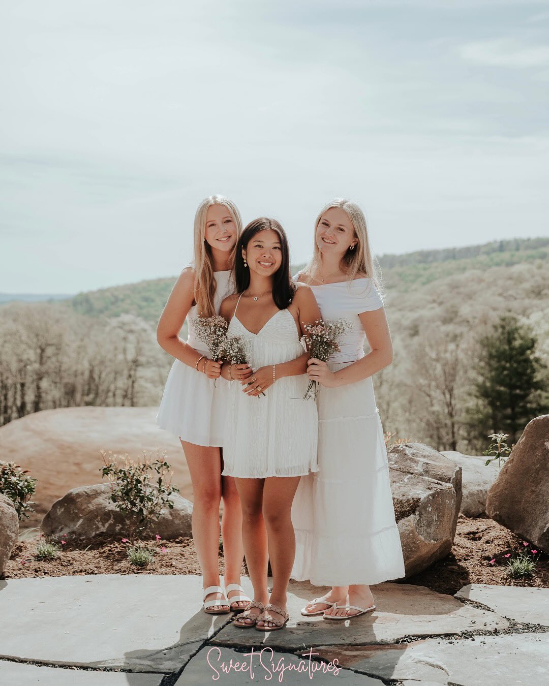 our sweet juniors cannot wait to perform for you all tomorrow! 7:30 pm in whitley🤍