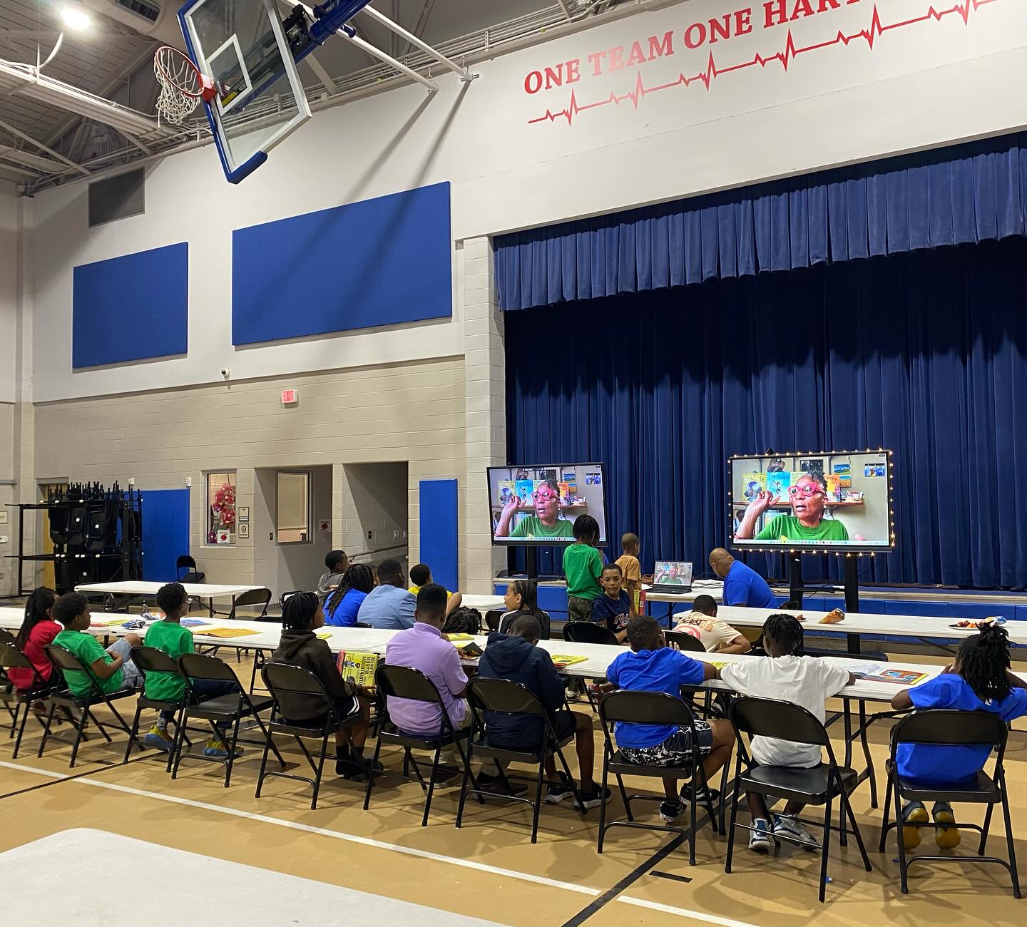 BBR’s 49th Book 📚 Club Selection. “Memphis, Martin, and the Mountaintop: The Sanitation Strike of 1968”.
Thank you for speaking to the members of BBR! We are truly grateful & honored that you took time to share your thoughts with our members. We looking forward to meeting you in person 😘. @alicefayewrites
#black_boys_read_nola #black_boys_read_504 #blackboysread #blackboysmatter #blackboyjoy #read #reading #readingtime #readabook #readmore #readingisfun #readingforfun #readingchallenge #readinglife #readingtogether #readingtochildren #readers #readersofinstagram #readingwithkids #readingmatters #readingispower #diversebooks #diversebooksmatter #diversereads #blackauthors #blackcharacters #blackauthors #bookclub #bookcommunity #representationmatters