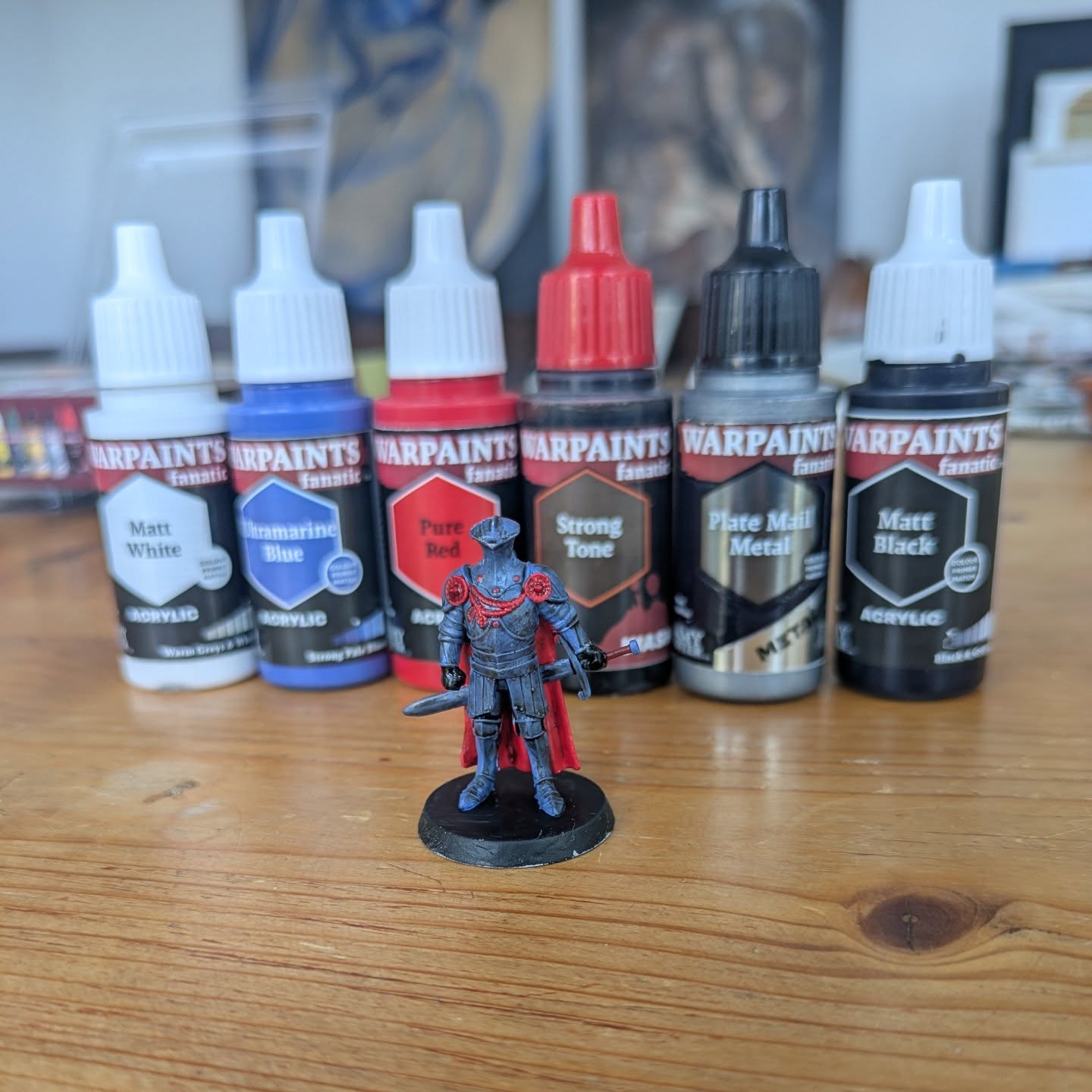 Regulus comes with 12 different miniatures. Which become even cooler if you paint them!
Still wet from the wash I just applied. Here's Arnold in his new coat of arms!
I used the @thearmypainter fantatics starter paint set to paint this bad boy. Which I can recommend if you new to painting (I started about a year ago).
This sculpt is made by @tytantrollminiatures
#Regulus #miniatures #armypainter #painting
#paintingminatures #knight #skirmish #wargaming #fantasybattle #fantasyart #fantasy #boardgame #boardgames #boardgameart #sword #armor