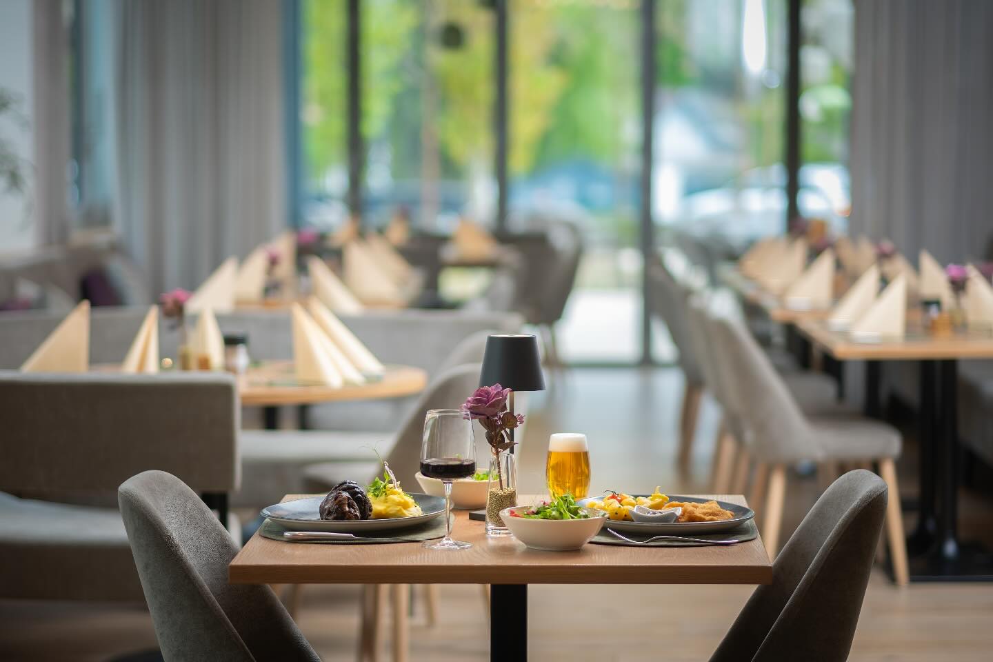 🥶 Je mieser das Wetter draußen, desto gemütlicher ist es bei uns im Wrannissimo… Lasst euch von uns kulinarisch verwöhnen… 😋 Wir sind von 12 bis 21 Uhr für euch da.
📷 (c) Simon Bernlieger