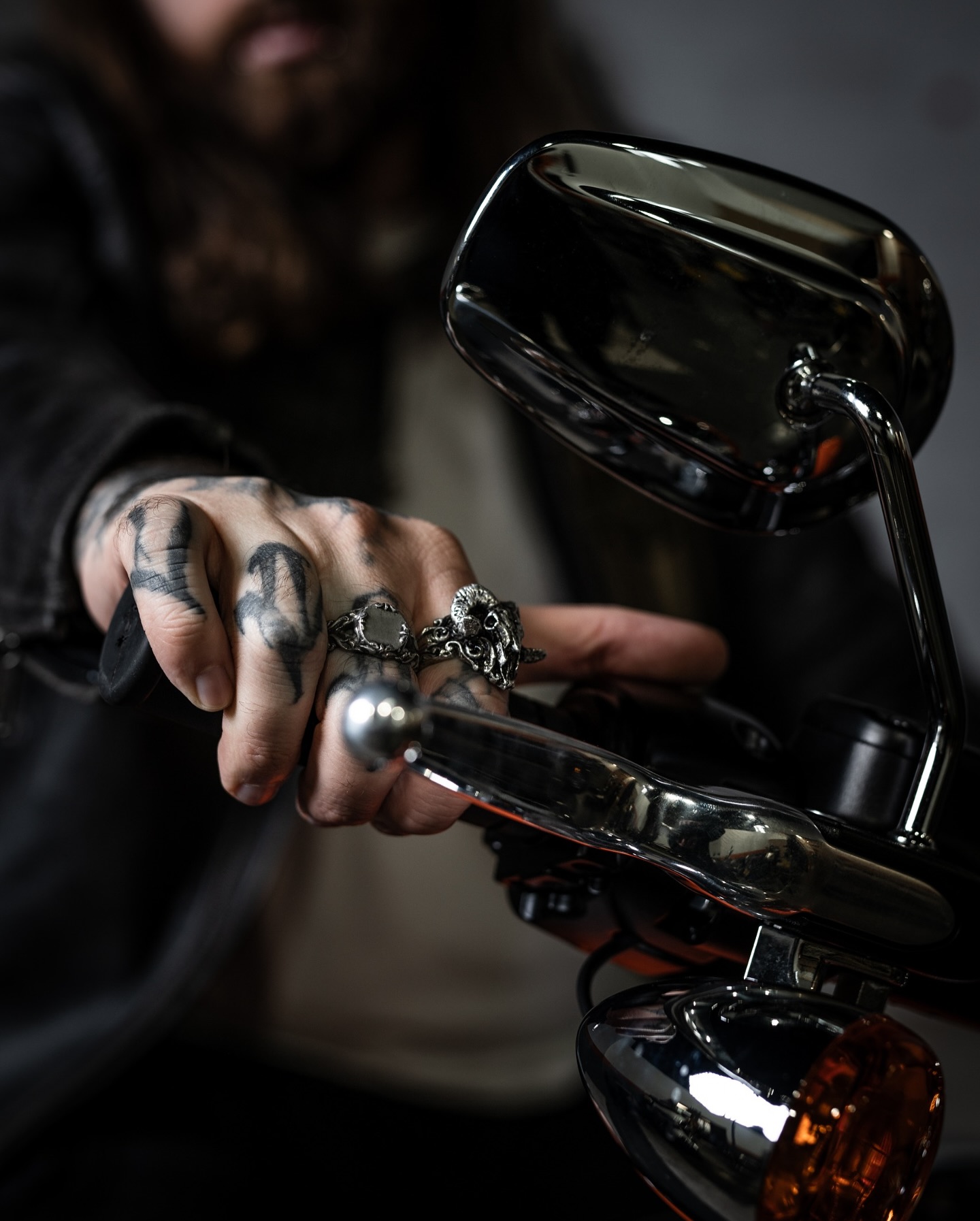 An old collaboration between @ironclan_ X @kieran_xx3 with his badass gentleman style. It is a perfect combination from long hair, beard, leather jacket, big bike and skull jewelry design ☠️
__
📸: @breakpointmediauk
__
WORLDWIDE ORDER:
• www.ironclan.co/shop
• ironclanjewelry.etsy.com
__
INDONESIA ORDER:
• tokopedia.com/ironclanchamber
__
#IronclanJewelry #Ironclanrings
#grunge #gothicjewelry #gothicfashion
#Handmadejewelry #skulljewelry #demonology #mementomori #gothicjewelry