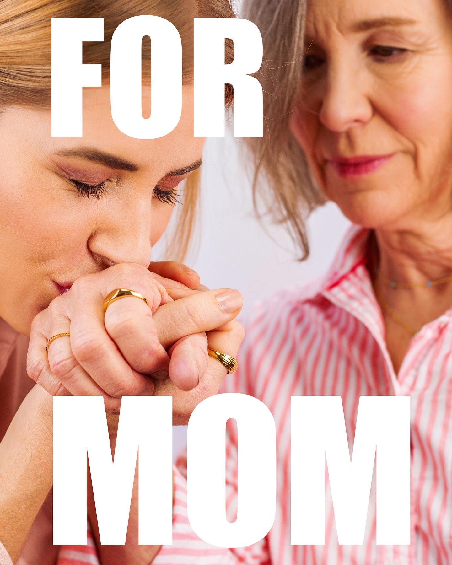 For the one who held your hand first and your heart forever.💞
.
.
.
.
.
.
#seesea #lovefromthesea #waterproofjewelry #tarnishfreejewelry #goldjewelry #lajewelrybrand #lainfluencer #qualityjewelry #waterproofgoldjewelry #goldnecklace #jewelrystack #mothersdaygift #jewelryformom