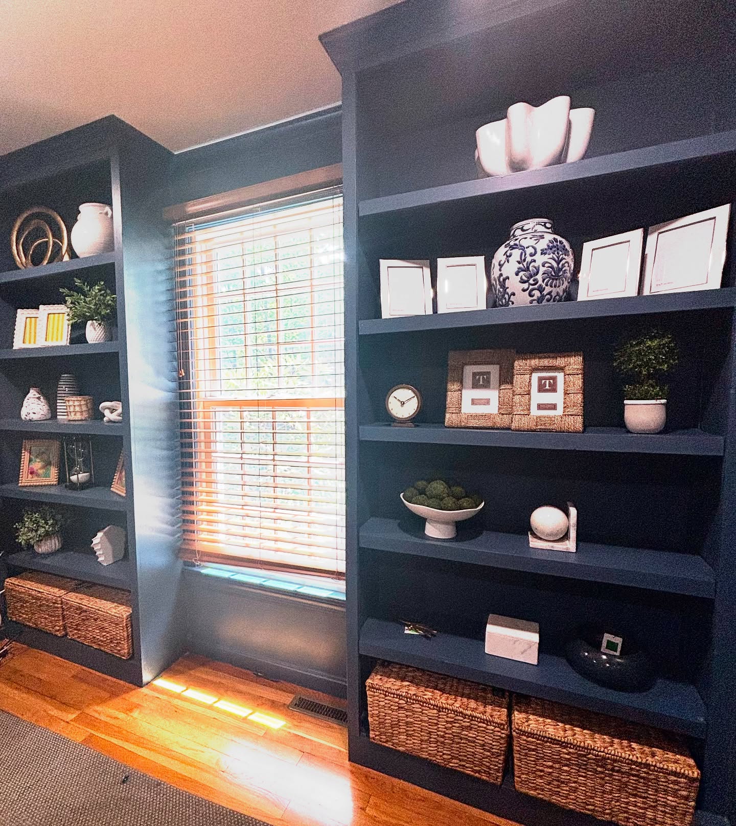 Trust me that a styled bookcase is way better than a blurred background for those zoom calls! These bookcases called for a cohesive palette and less clutter. Now all my client needs to do is add her favorite photos to the frames and place her favorite books in predetermined spots.
.
.
.
#shelfiedecor #homeofficedecor #homeofficedesign #workfromhome #interiorstyledecor #homedecorationsinspiration #homedecorate #interiordecorinspiration #stylemyhome #stylemyabode #homeofficeinspiration #wfhsetup #interiordesigntips
