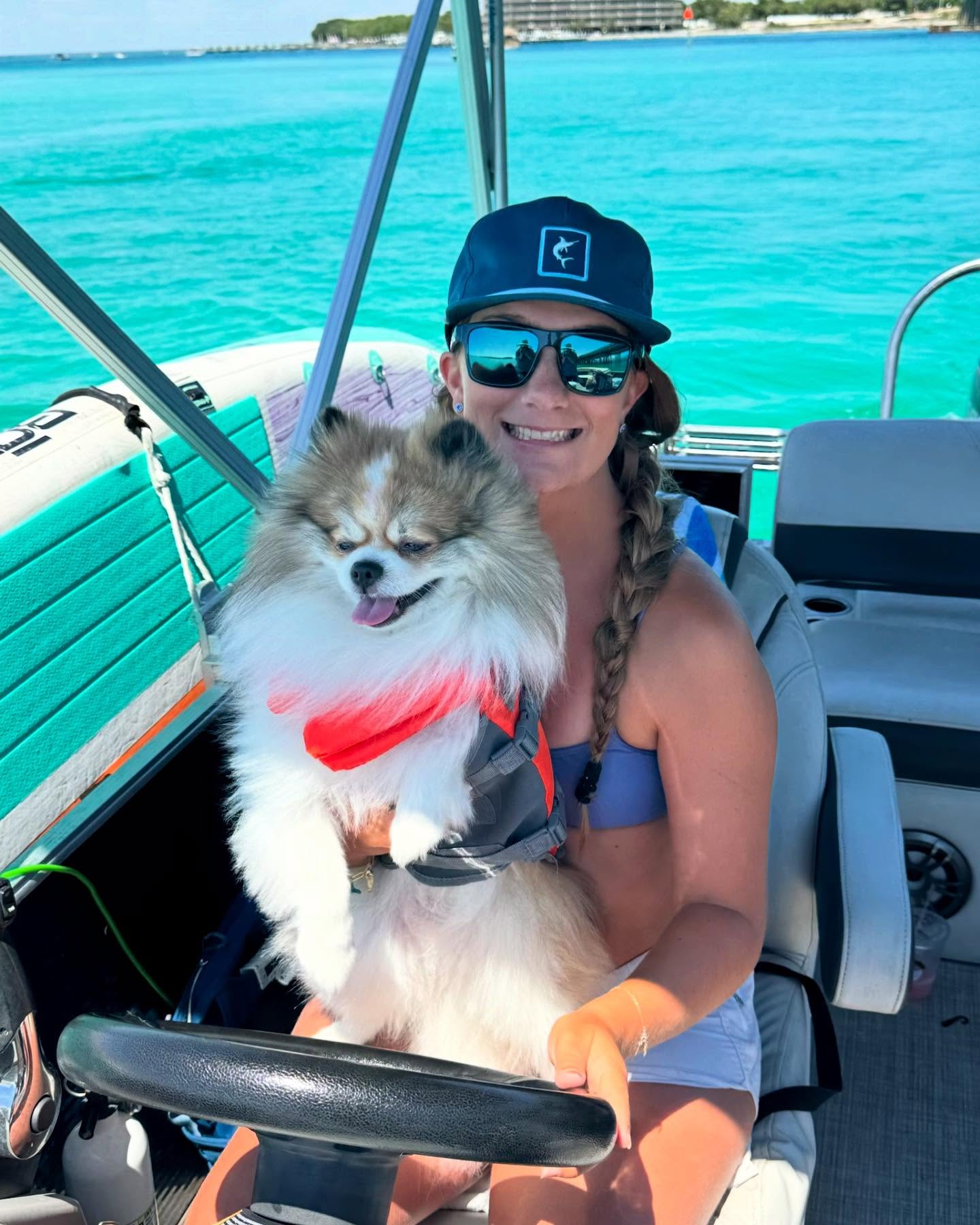 Bring your fur baby on your next private charter with us! 🐶
📸: @captainkylie_