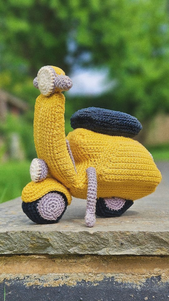 It's a bright and sunny day for Day 7 of #AmiguruMay2025 - Soothing Yellow! ⭐️🛵
This is a miniature version of my dad's Lambretta (Lammy, to the family!) and was made for him roughly 2/3 years ago now ☺️ but she only had her photoshoot today 📸
It was my first complicated build, and I'm still really proud of it 🙂↕️
Pattern by: @skymagenta_crochet 🧶🛵
.
.
.
.
.
.
.
.
.
.
.
#amigurumi #amigurumis #amigurumay
#crochetersofinstagram #crochetlover
#crochetaddict #crochetlove #crocheter #crochetlife #amigurumiaddict #crochetcorner #happyplace #stitchbystitch #stitchersgonnastitch
#crocheteveryday #scooter #lambrettagram #lambretta #mod #mods
