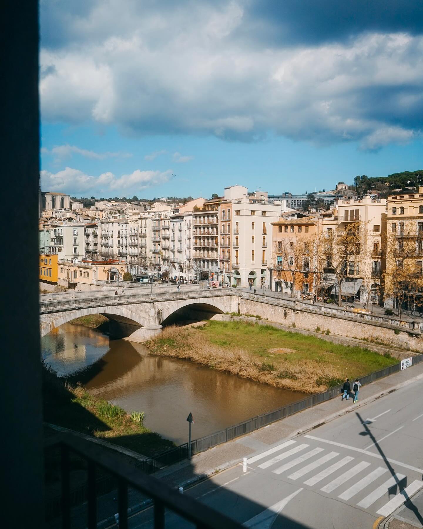 Ens trobem al ❤️ de la nostra estimada Girona ✨
Ja has vingut a veure’ns?
…
📸: @lesfotosdeltet
#karpura #girona #clinicadentalgirona #odontologiaholistica