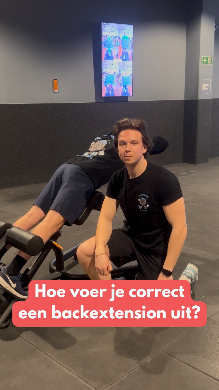 HOW TO: BACK EXTENSION
Focus op een trage en gecontroleerde uitvoering. Vermijd ook dat je te ver naar boven gaat, anders gaat je onderrug in hyperextensie!
Voerde jij deze oefening correct uit of heb je iets bijgeleerd? 🧐
Laat het weten in de comments! ⬇️
#backextension #gym #gymadvice #personaltrainer #coach #basicfitbe #howto
