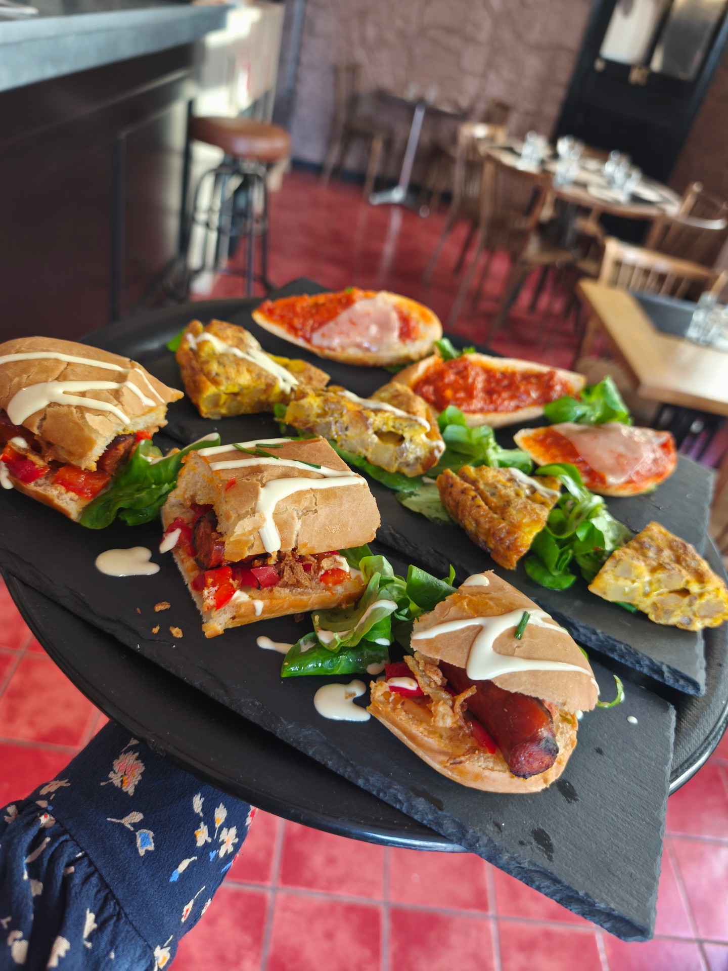 Quelques changements sur notre carte de tapas !
Découvrez notre carte complète sur notre site internet.