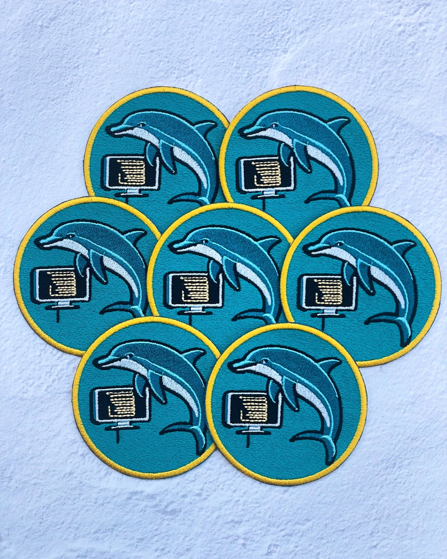 Custom dolphin computer patches 🤖💻🐬