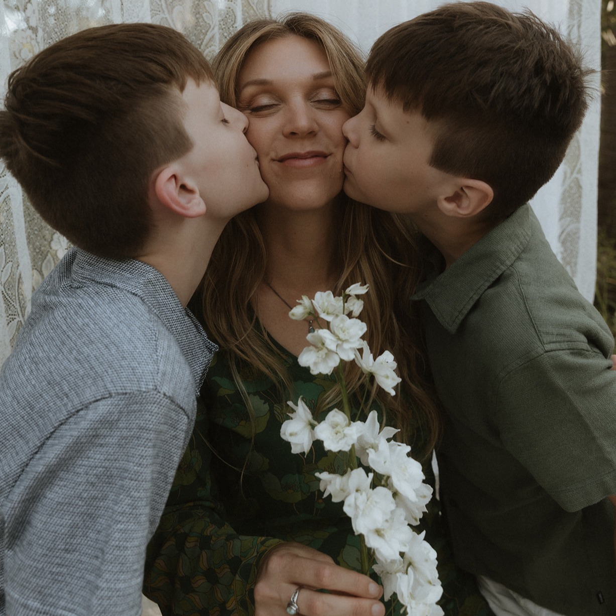 Today we celebrate the incredible strength, love, and grace of all the amazing mums out there. ๐
Whether you're pampering yourself or being pampered, know that you deserve every moment of rest and relaxation.
Happy Motherโs Day to the women who give their all, every single day. You are cherished!
Brittany
Mum/ Owner Reflect Mobile Spa
Beautifully captured by @momentsbyybelle
#MothersDay #SelfCare #PureLove