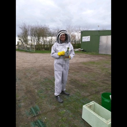 Team 🍑BillyBottom has been learning about Bees 🐝
#beekeeping
#ormskirkbeekeepers
#beeswaxproducts
#outdoorlife
#agronegocio