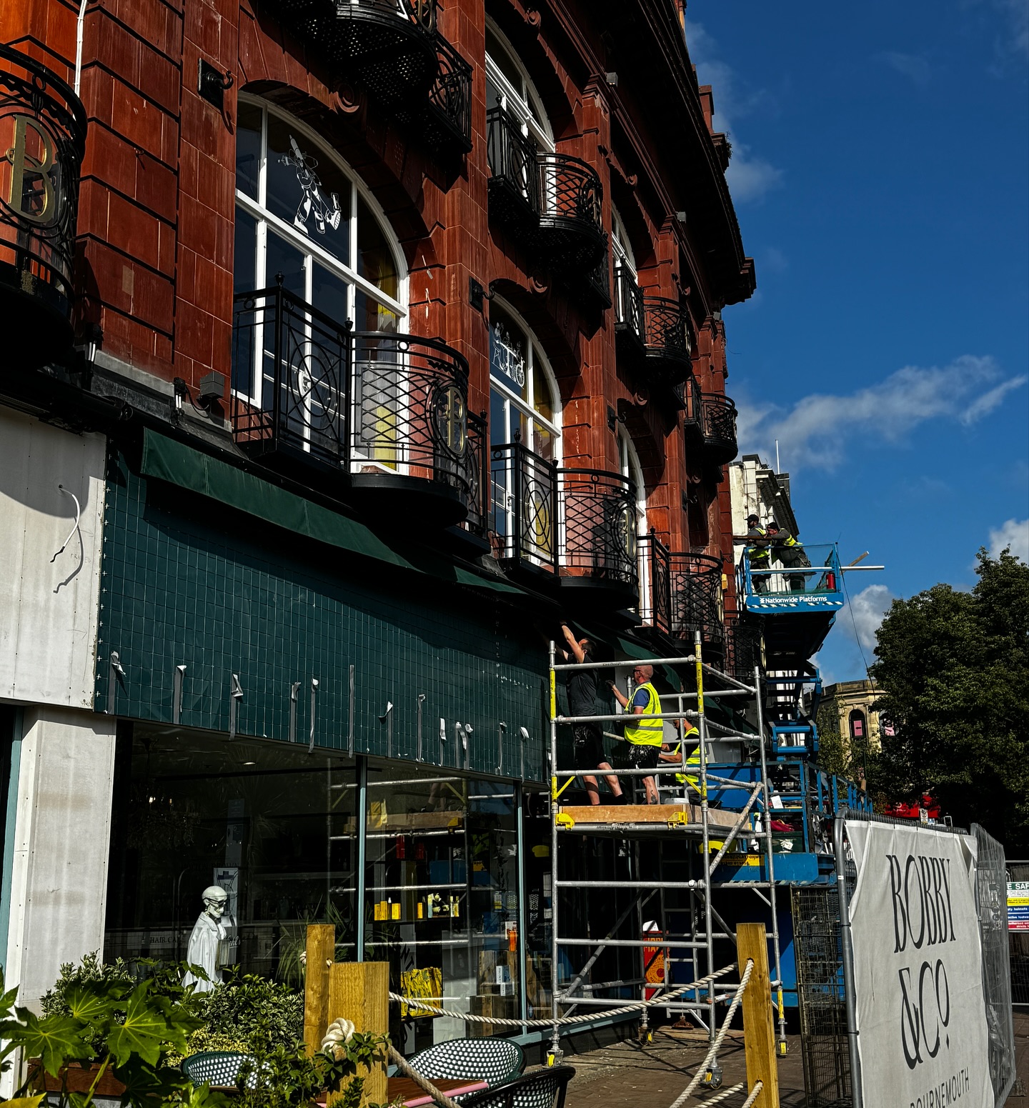 The old fascia has been removed, and tiling is now underway along the band of the building 🧡
Stay tuned for lots of changes along our fascia, ready to welcome @thebotanistuk