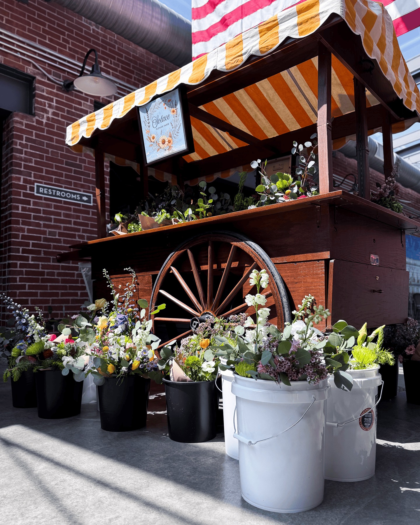 They're here! 💐
Solace Flower Farm's pop-up is officially open inside The Garage Food Hall! Find them today and tomorrow (12–5PM) and every Friday + Saturday this summer, bringing fresh blooms and floral joy to your weekend.
Grab a bouquet for Mother’s Day on Sunday (or just treat yourself) and make your gift even sweeter with a Garage gift card to make her day extra special.
Flowers + food? That’s a perfect pairing. 🌸 🍔