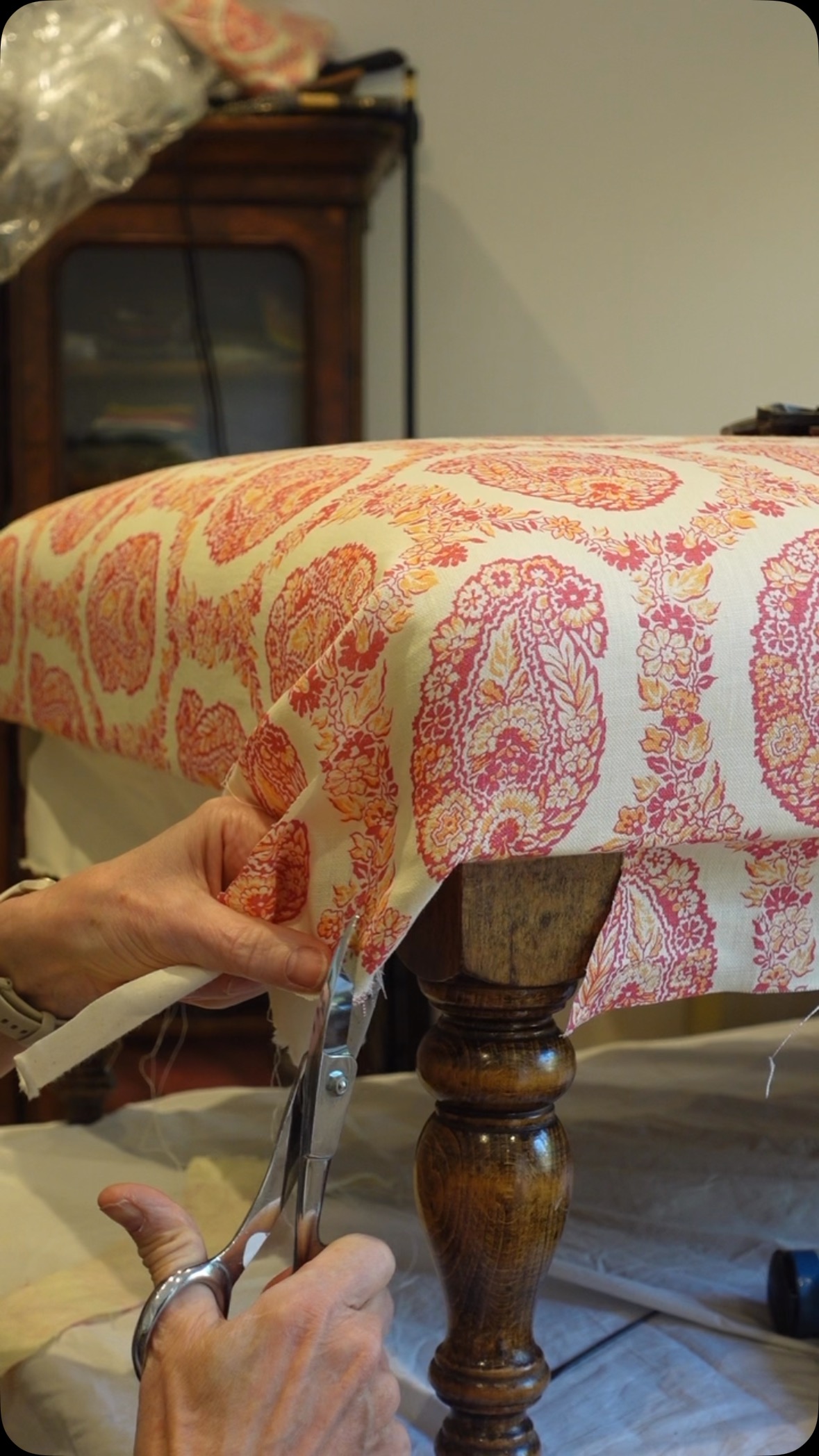 Such a pretty fabric it deserved a little video #upholstery #madeinengland #naturalfabrics