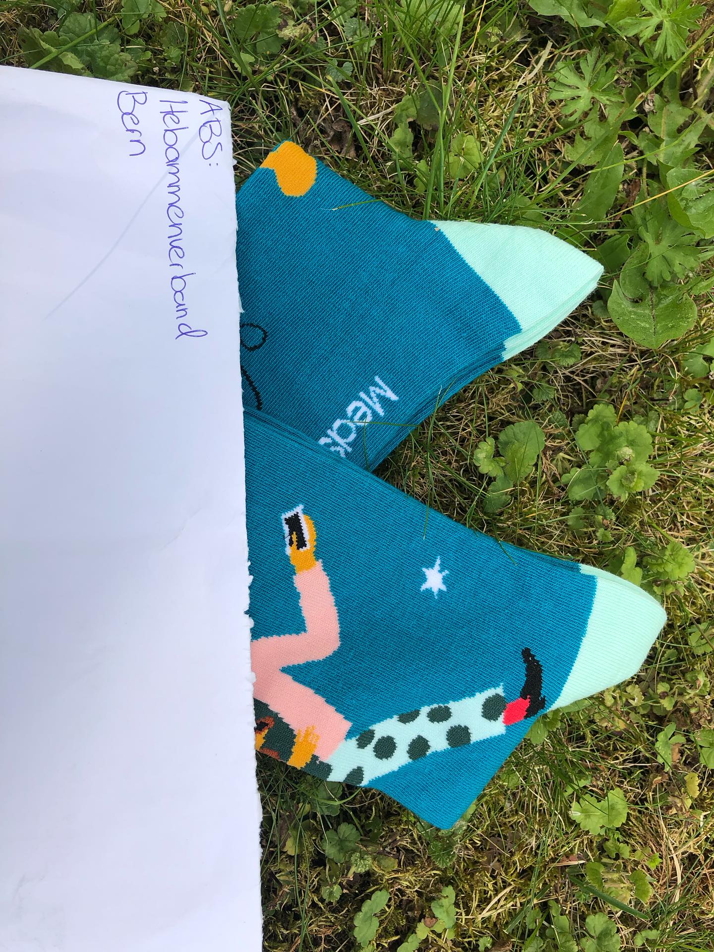 Sie si aachoo❤️. Ha meega fröid a mine nöie hebammesocke🥰. Merci viel, viel mal @hebammenbern ❤️