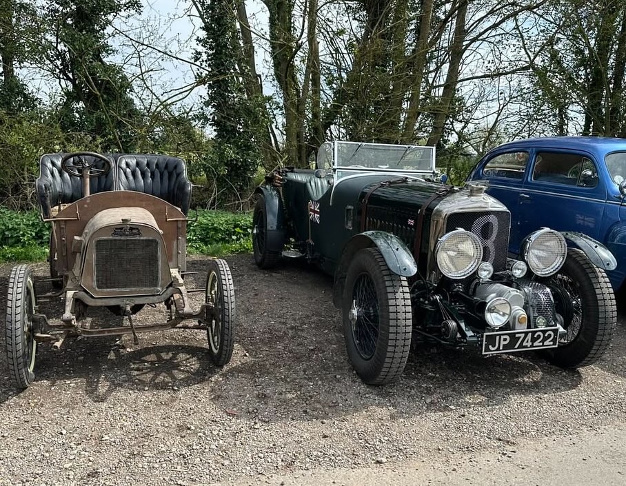 Just realised I hadn’t got round to posting any photos from the Steam Up @compasseslg. The Jaguar XK’s were beautiful
.
.
#steam #tractionengine #rollsroyce #bentley #austinhealey #singer #jaguarxk #steamup #classiccars #vintagecars