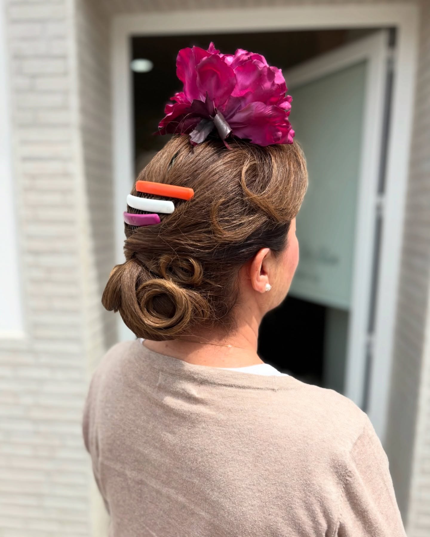 Hola chic@s! ¿Qué tal va vuestra feria? ✨
Os deseamos un feliz viernes y os dejamos por aquí uno de los recogidos que hemos realizado esta semana. 🩷
#barbaramillan #equipobarbaramillan#peluqueria #hair #makeup #moda #beauty#hairsalon #hairstyles #kerastase
#wella #coloristawella #sassoon #goaorganics #sebastianprofessional