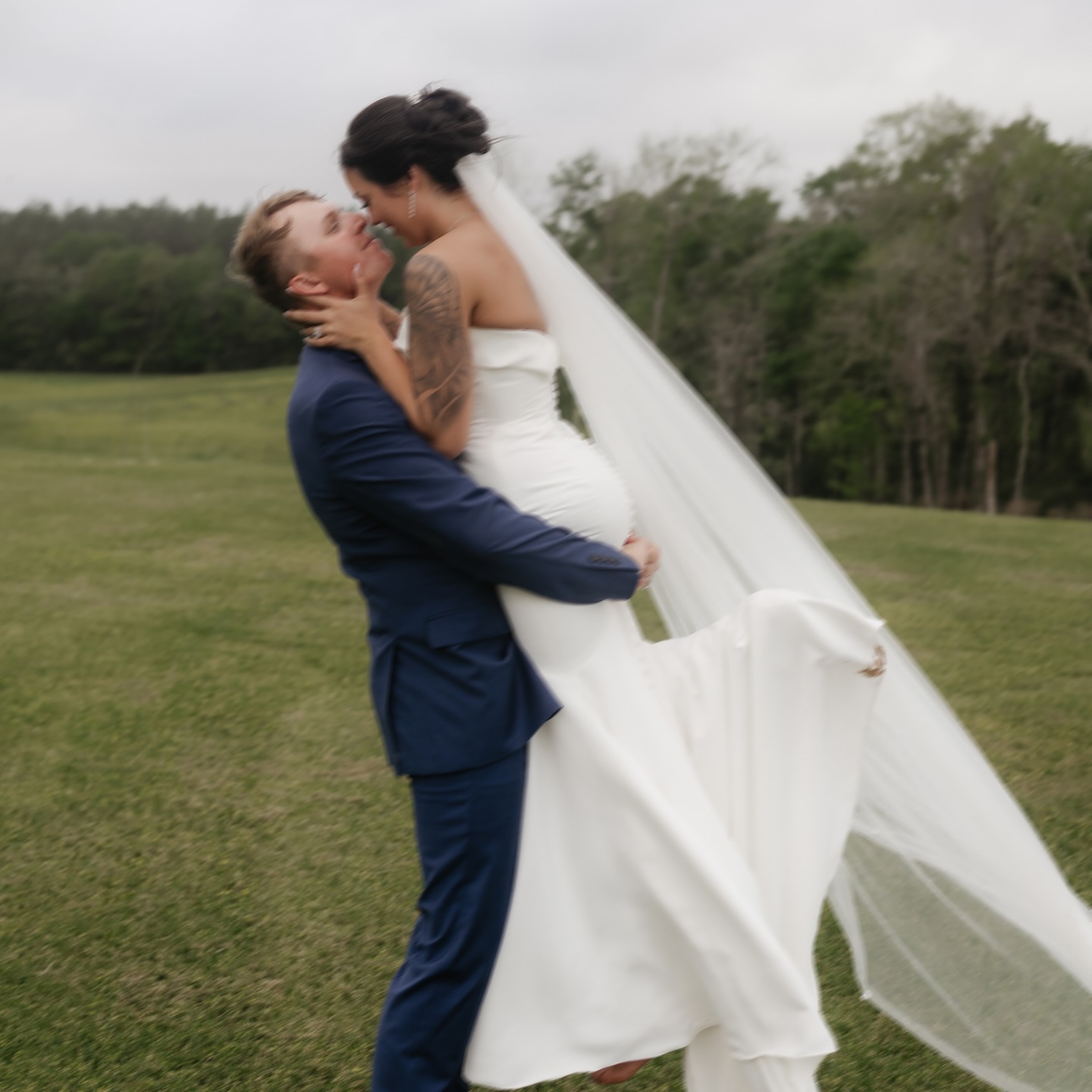 I’ve been so bad at posting lately- here are a few of my favorites from Jadyn & Garrett’s beautiful day.
I loved getting to capture their love!
#weddingphotographer #pensacolaweddingphotographer #florida #floridawedding #floridaweddingphotographer #travelweddingphotographer #wedding #love #alynnephotos #alynnephotography