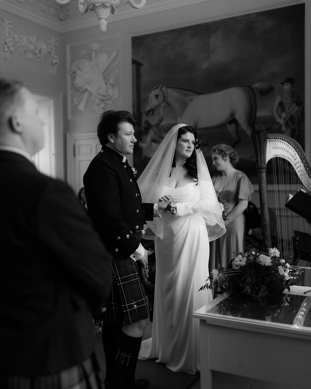 Sarah + Callum at Chatelherault Country Park ✨
@alchemy__floral
@jennaclaytonmakeupandhair
@drygatebarglasgow
@sophierocksharpist