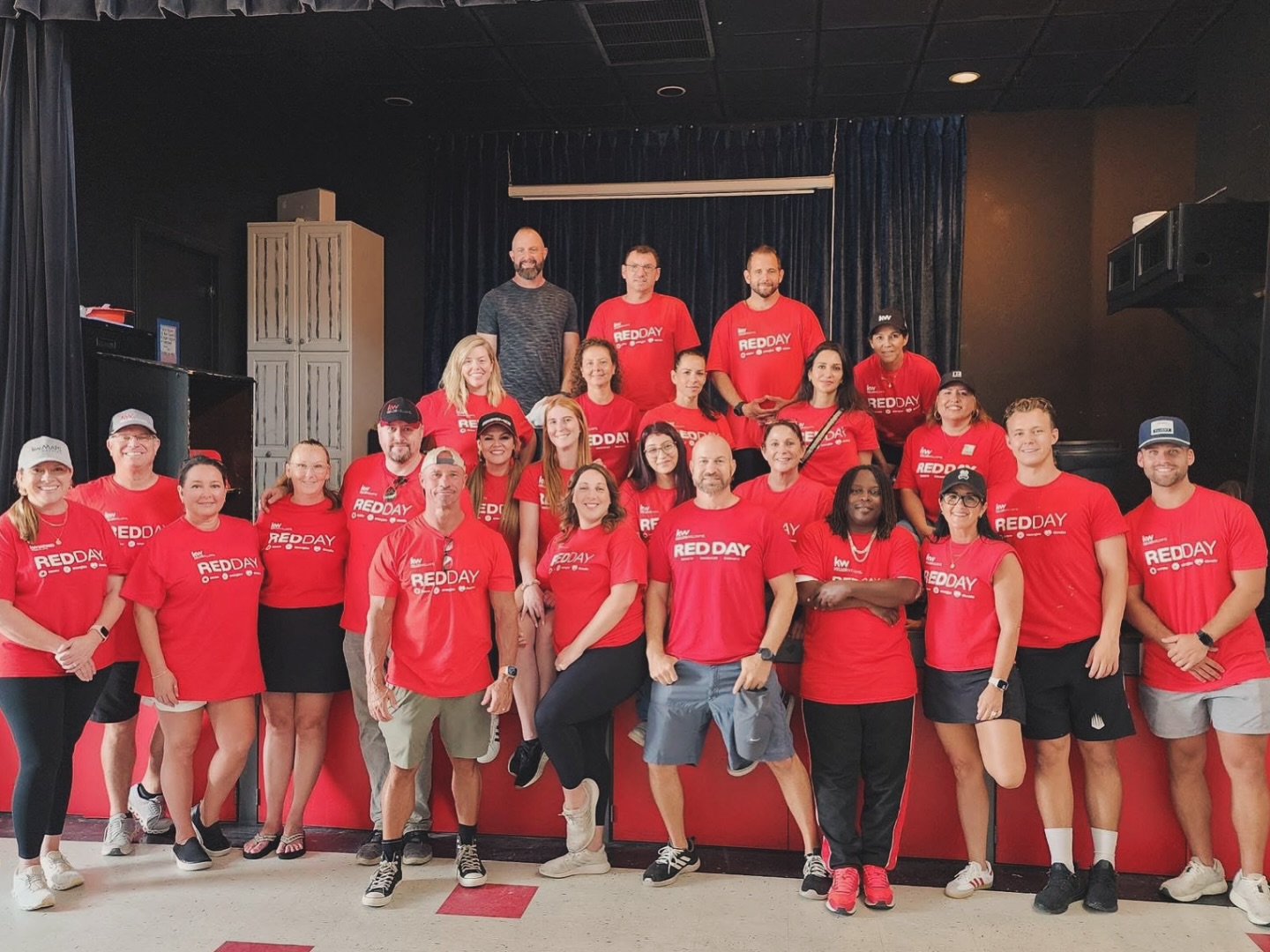 What a great day at Girls Inc working hard and slicin and dicin for the community ❗️🖤❤️ #girlsinc #sarasota #impact #community #kellerwilliams #redday❤️